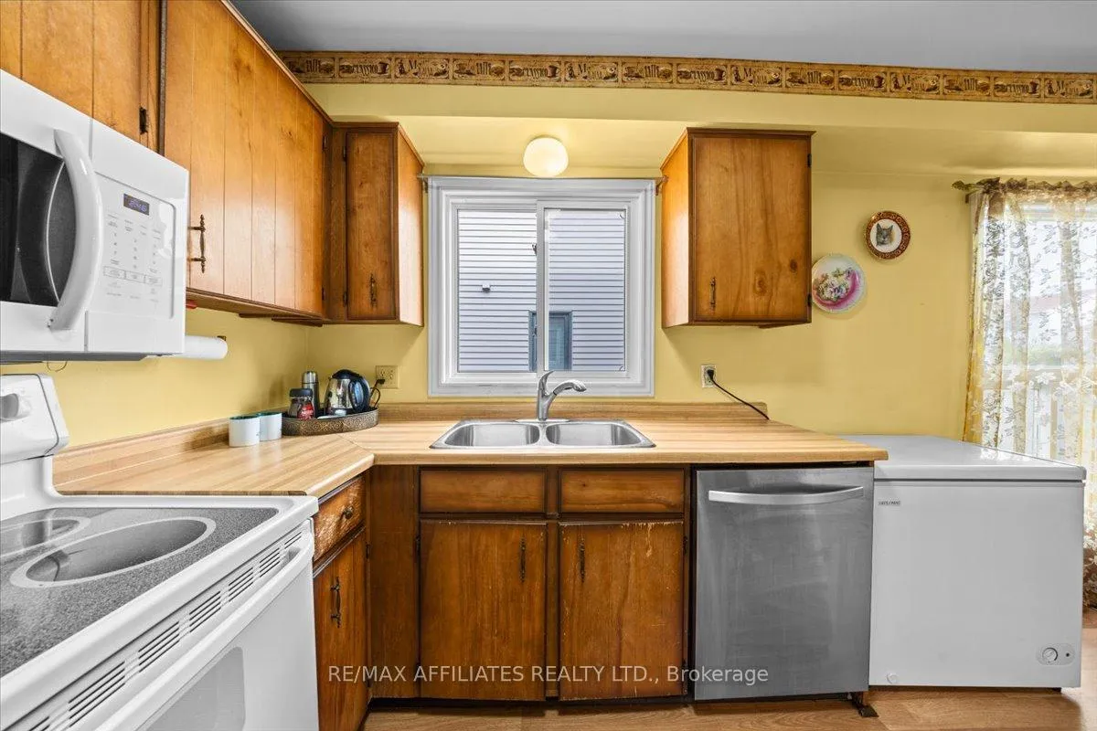 Photo 14 of 1093 St Lucia Place, Ottawa, Convent Glen North — HOMEH