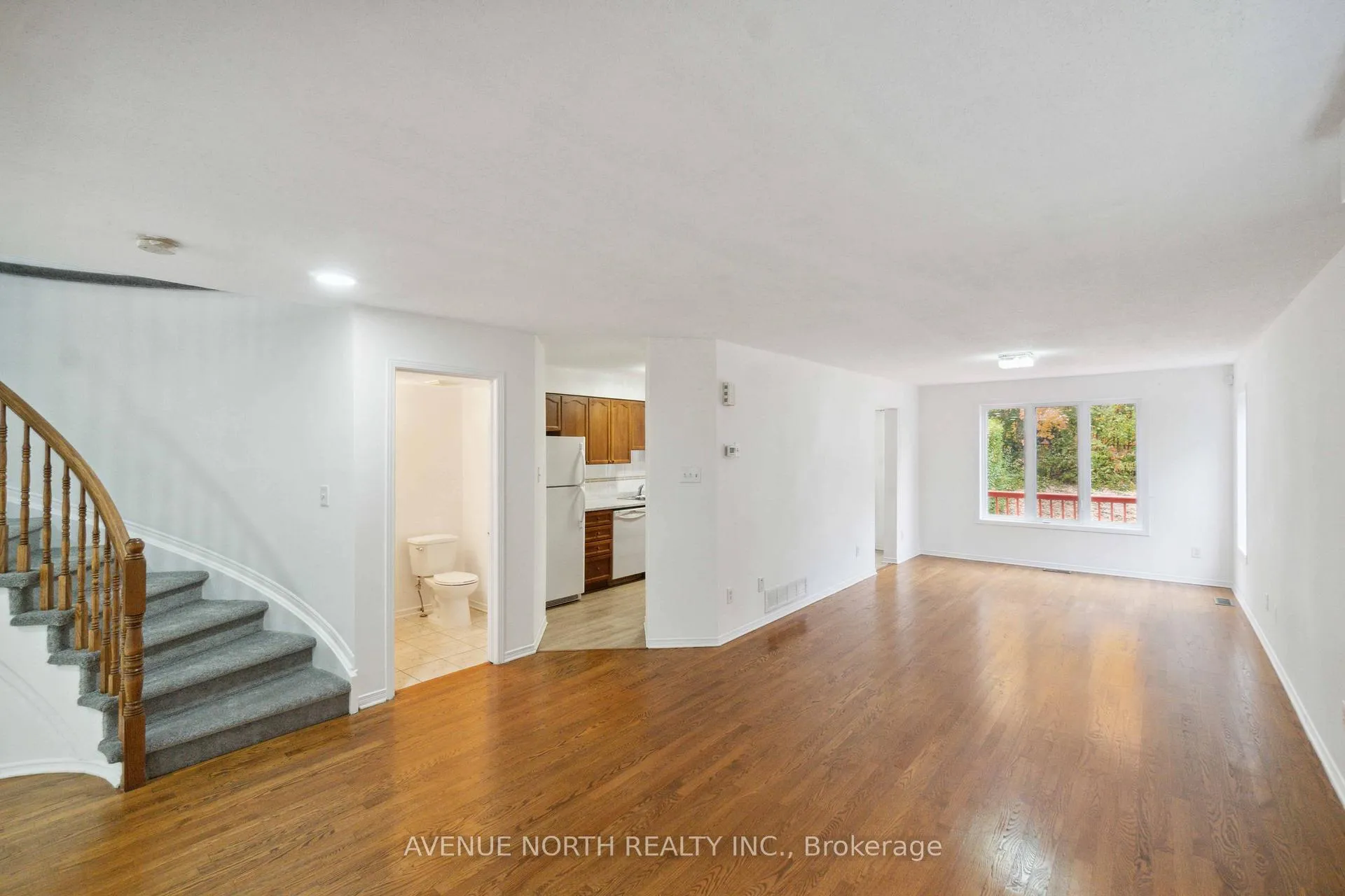 Photo 4 of 144 Carwood Circle, Ottawa, Carson Meadows — HOMEH