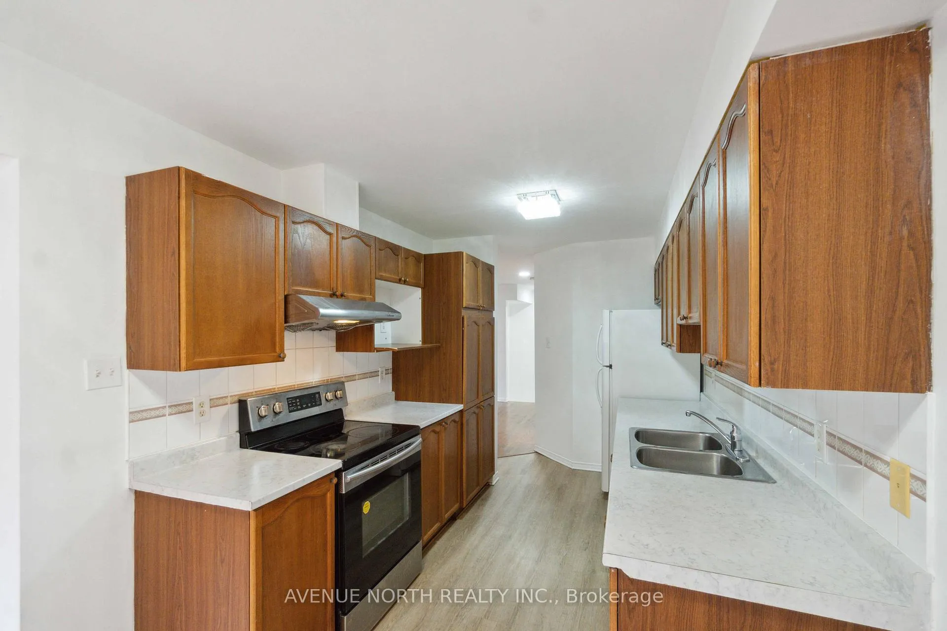 Photo 8 of 144 Carwood Circle, Ottawa, Carson Meadows — HOMEH