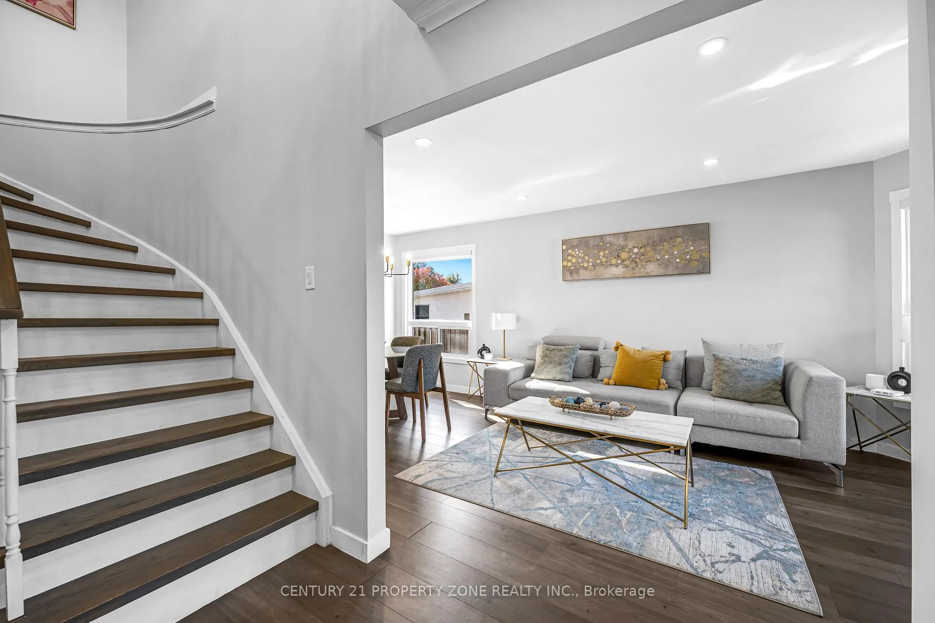 Photo 4 of 703 Mountjoy Court, Oshawa, Pinecrest — HOMEH