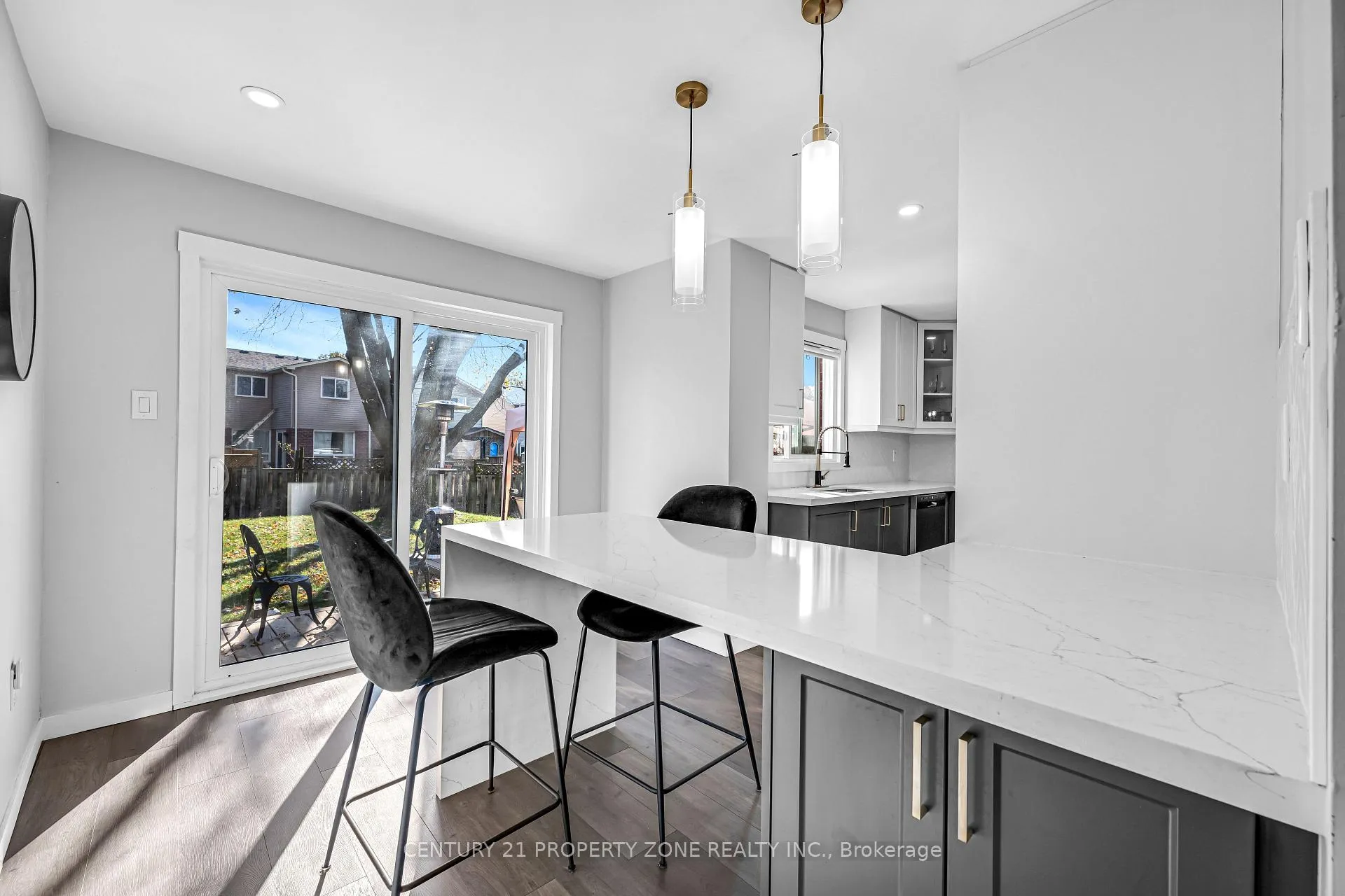 Photo 9 of 703 Mountjoy Court, Oshawa, Pinecrest — HOMEH