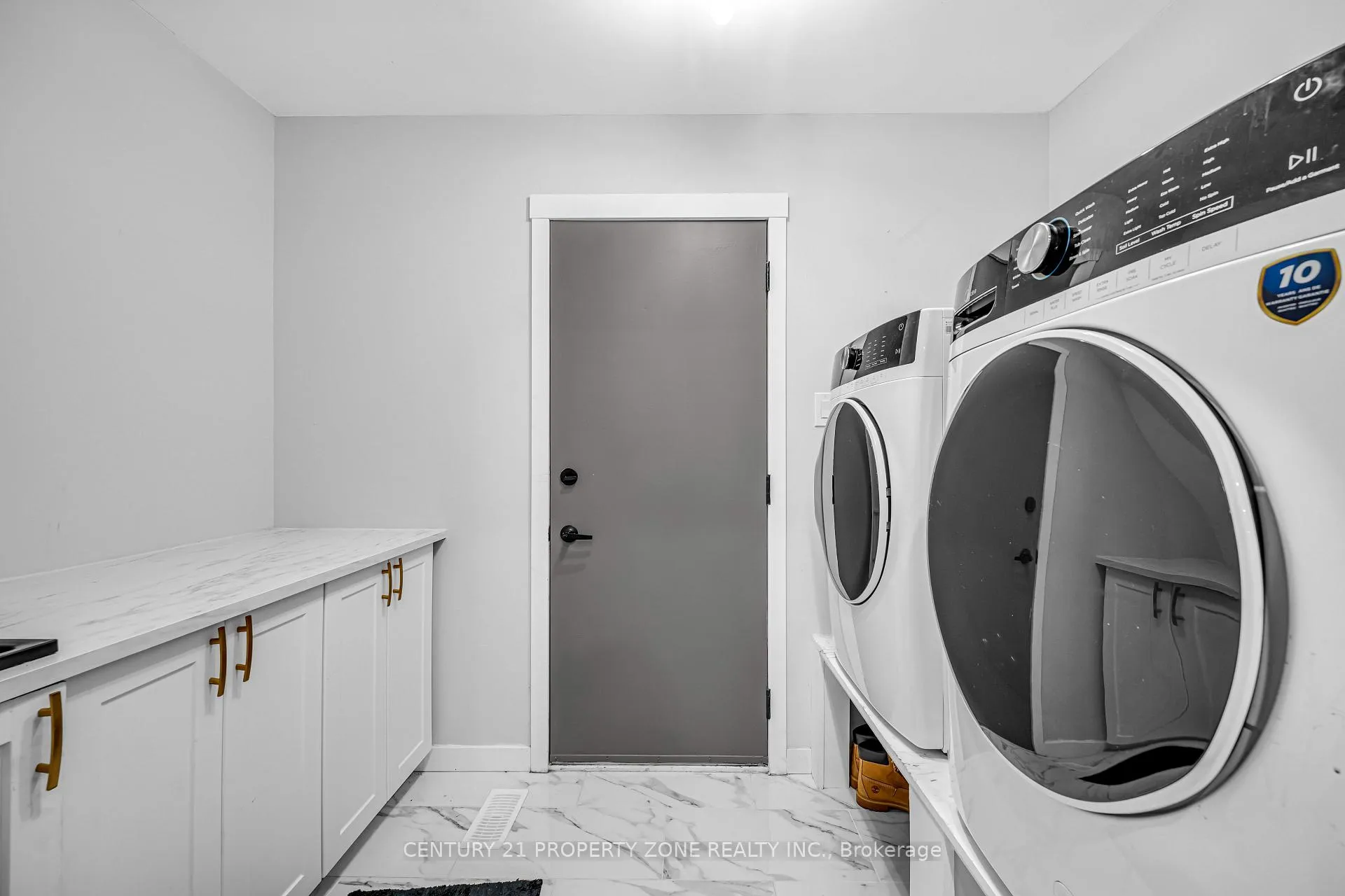 Photo 11 of 703 Mountjoy Court, Oshawa, Pinecrest — HOMEH