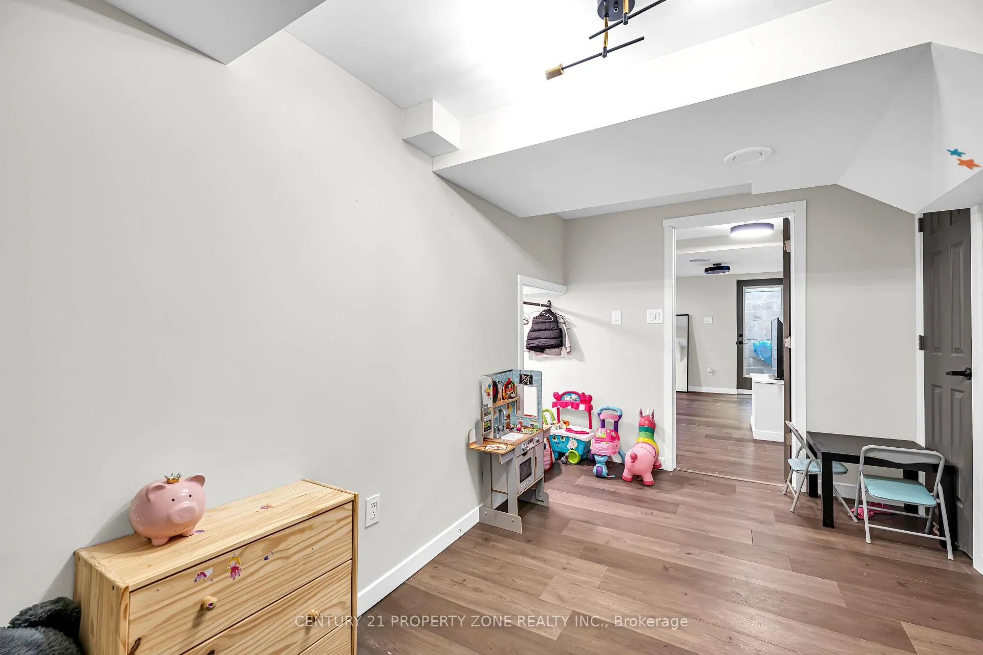 Photo 40 of 703 Mountjoy Court, Oshawa, Pinecrest — HOMEH