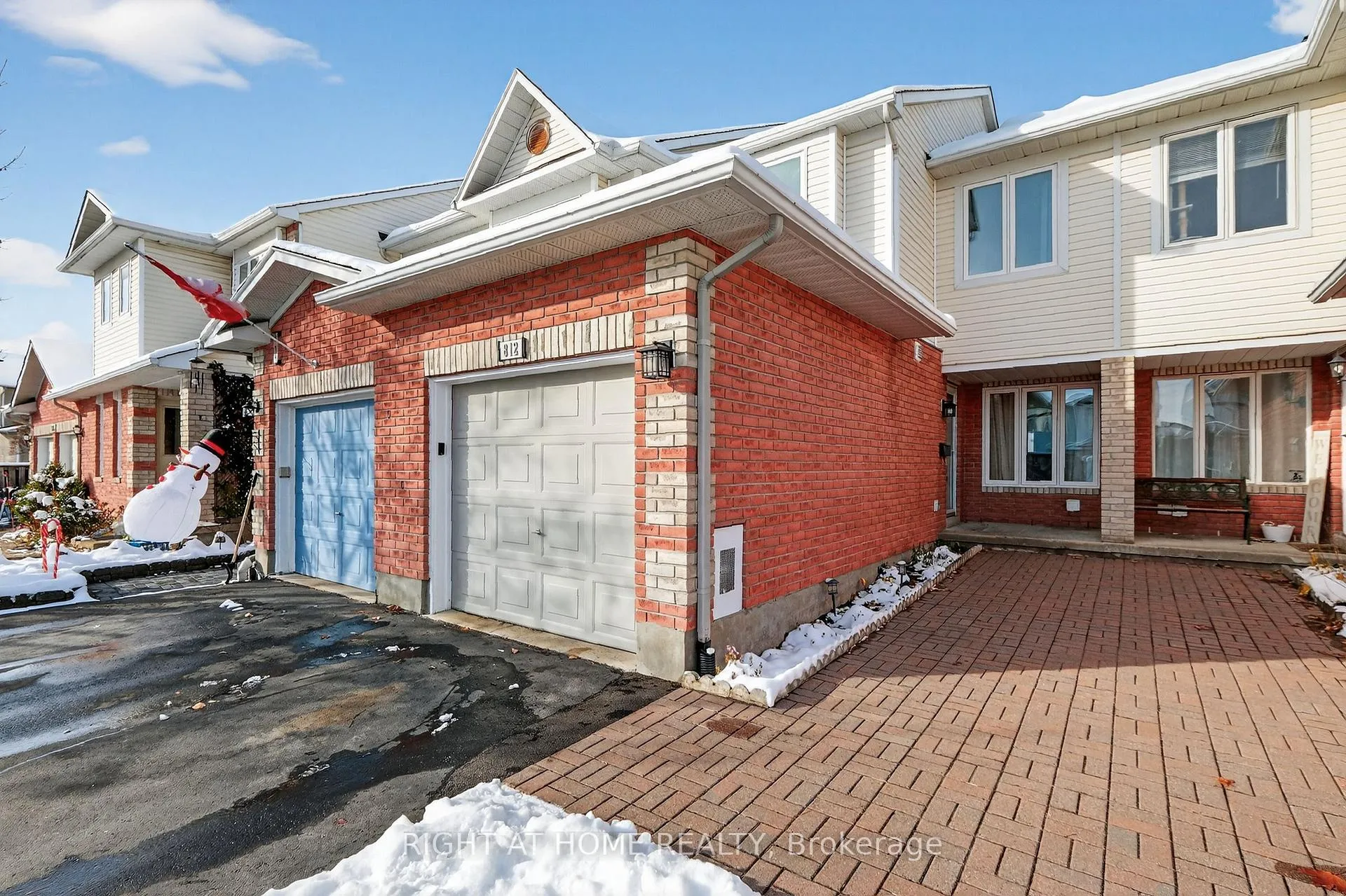 Photo 2 of 812 Nesting Way, Ottawa, Fallingbrook/Gardenway South — HOMEH