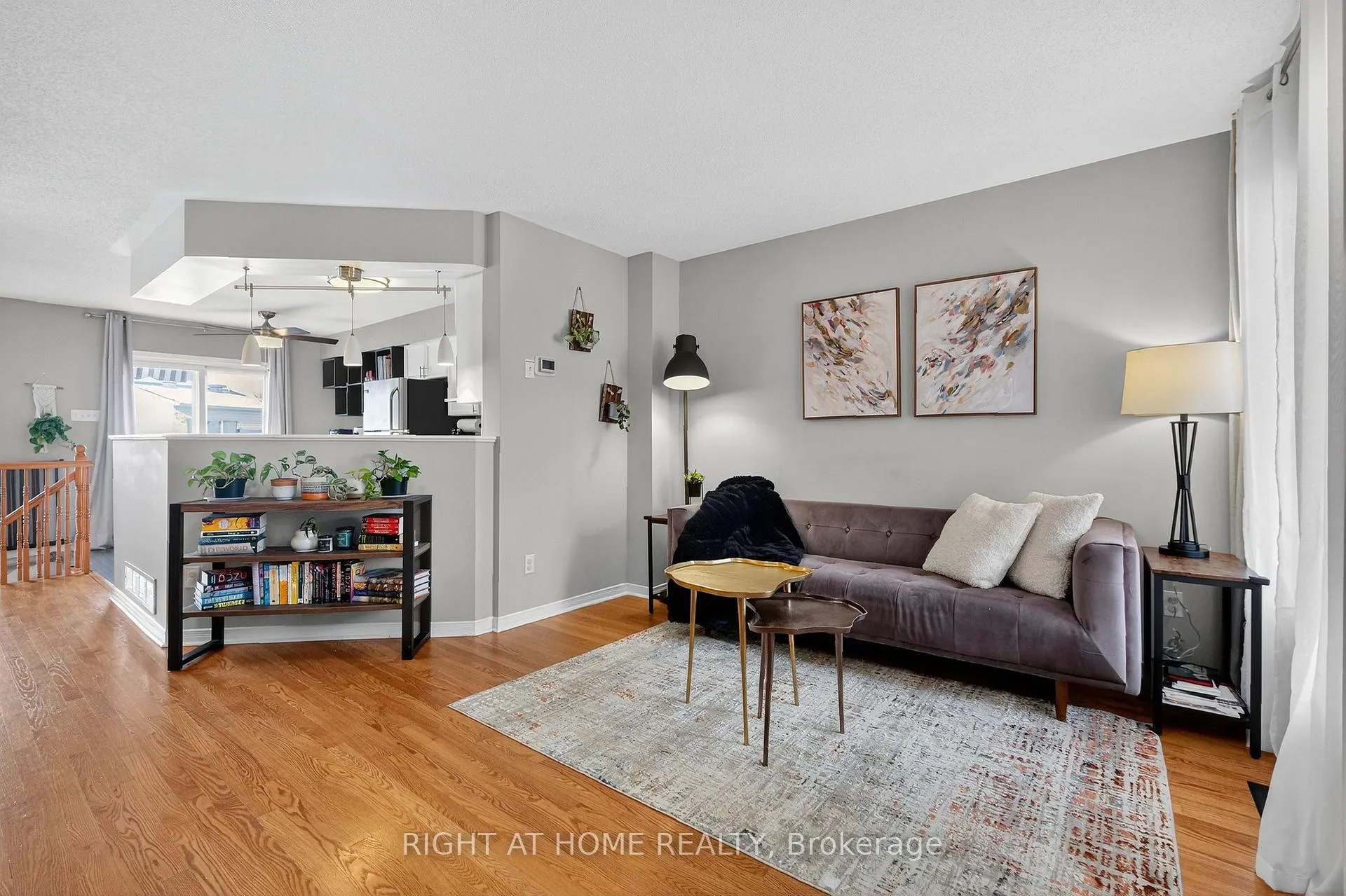 Photo 7 of 812 Nesting Way, Ottawa, Fallingbrook/Gardenway South — HOMEH