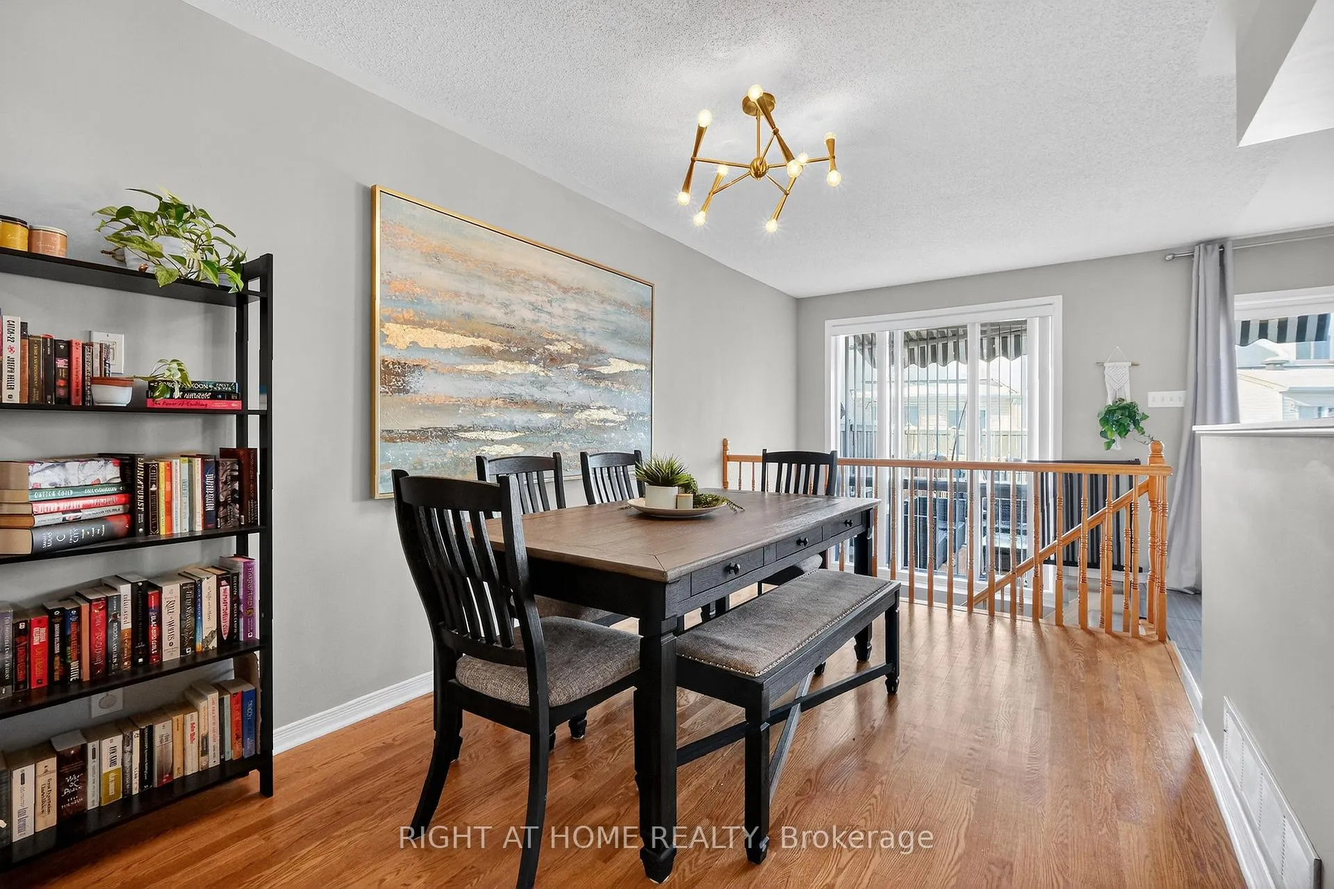 Photo 9 of 812 Nesting Way, Ottawa, Fallingbrook/Gardenway South — HOMEH