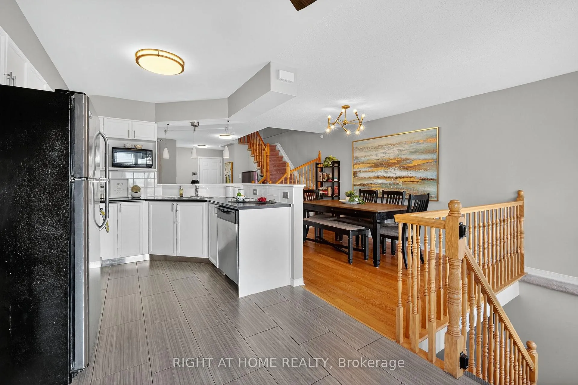 Photo 15 of 812 Nesting Way, Ottawa, Fallingbrook/Gardenway South — HOMEH