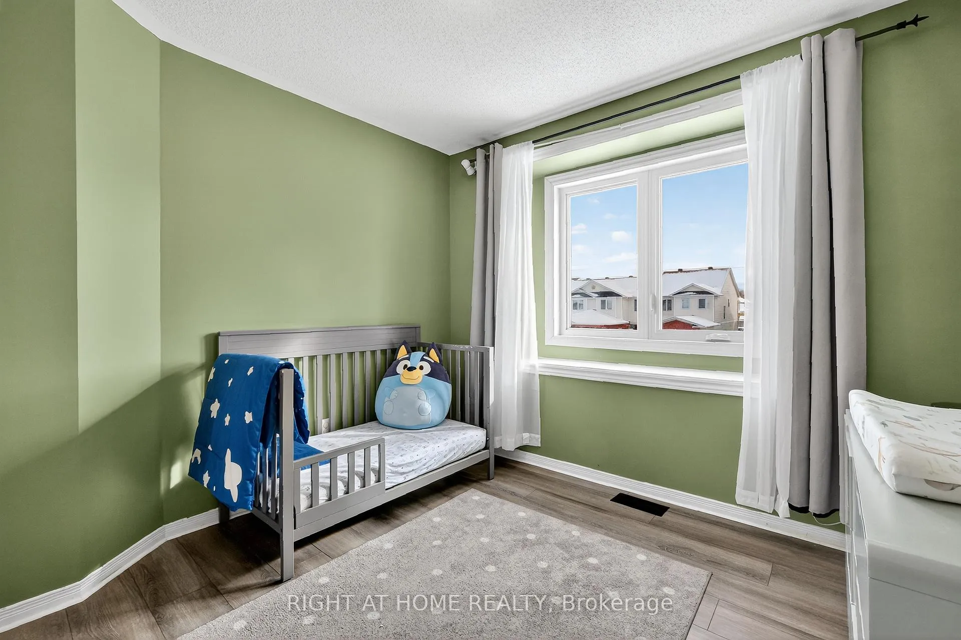 Photo 26 of 812 Nesting Way, Ottawa, Fallingbrook/Gardenway South — HOMEH