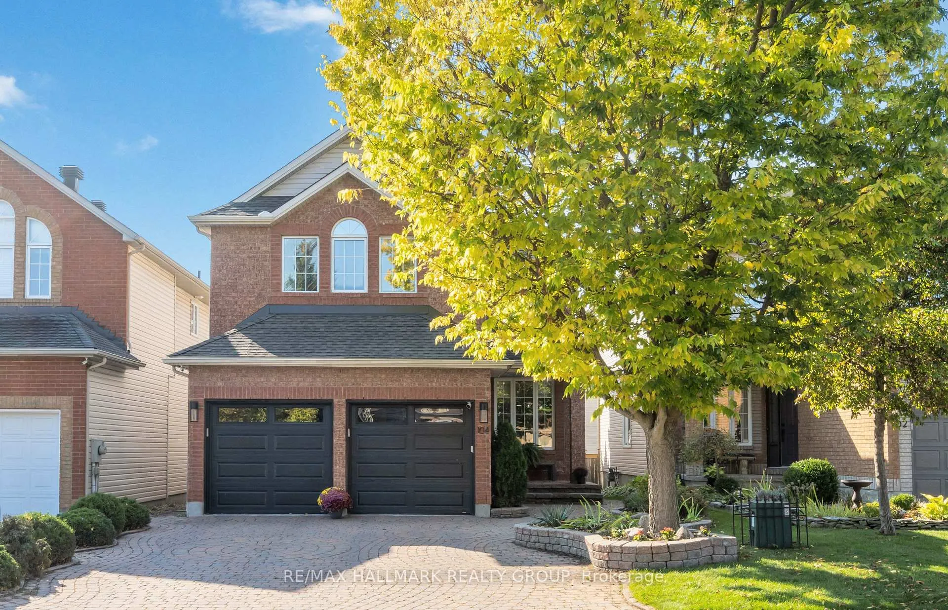 Front of 104 Meadowcroft Crescent