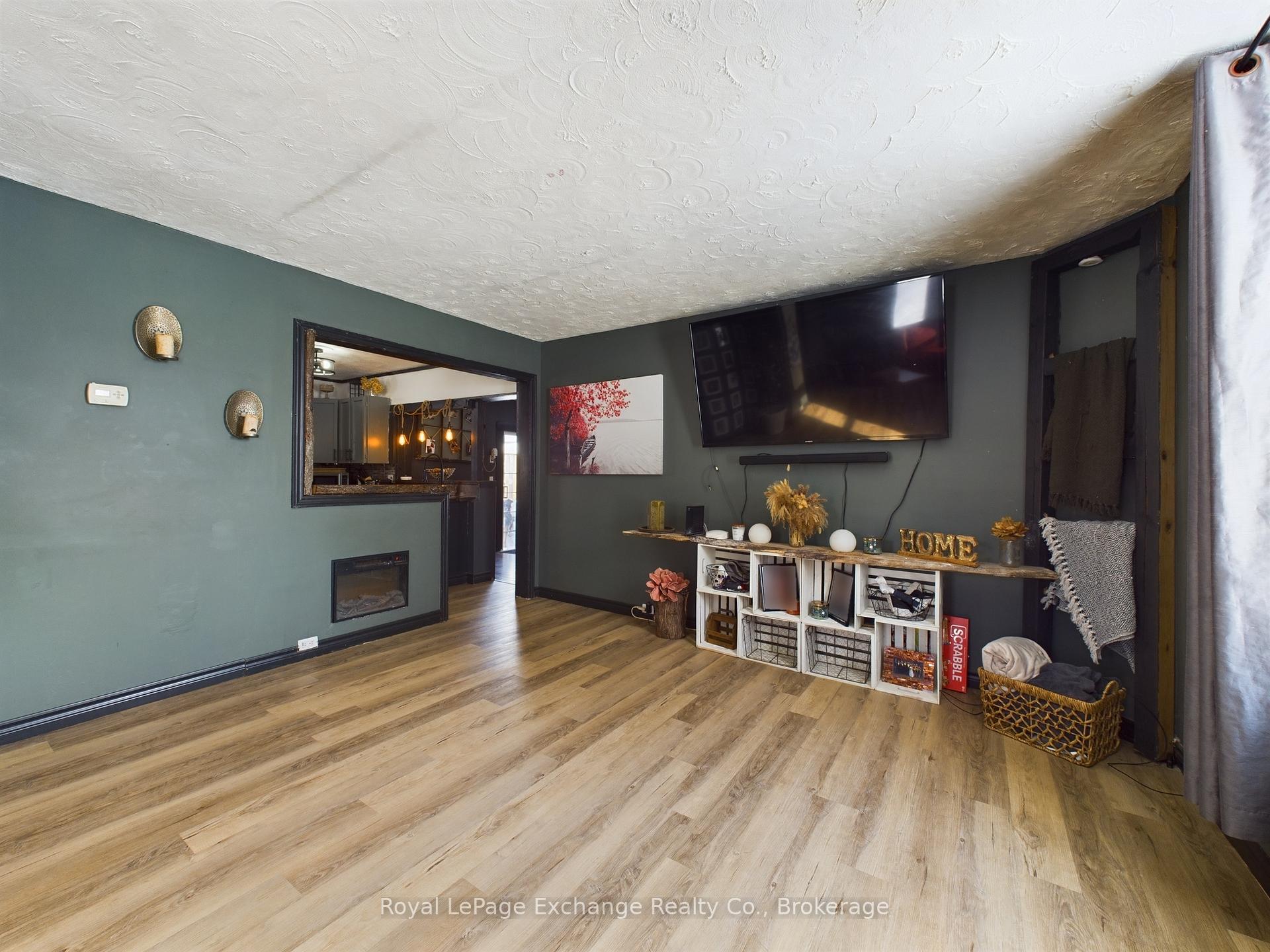 Photo 5 of 287 Frances Street, North Huron, Wingham — HOMEH