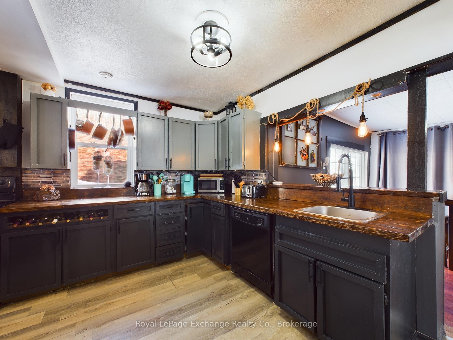 Photo 8 of 287 Frances Street, North Huron, Wingham — HOMEH