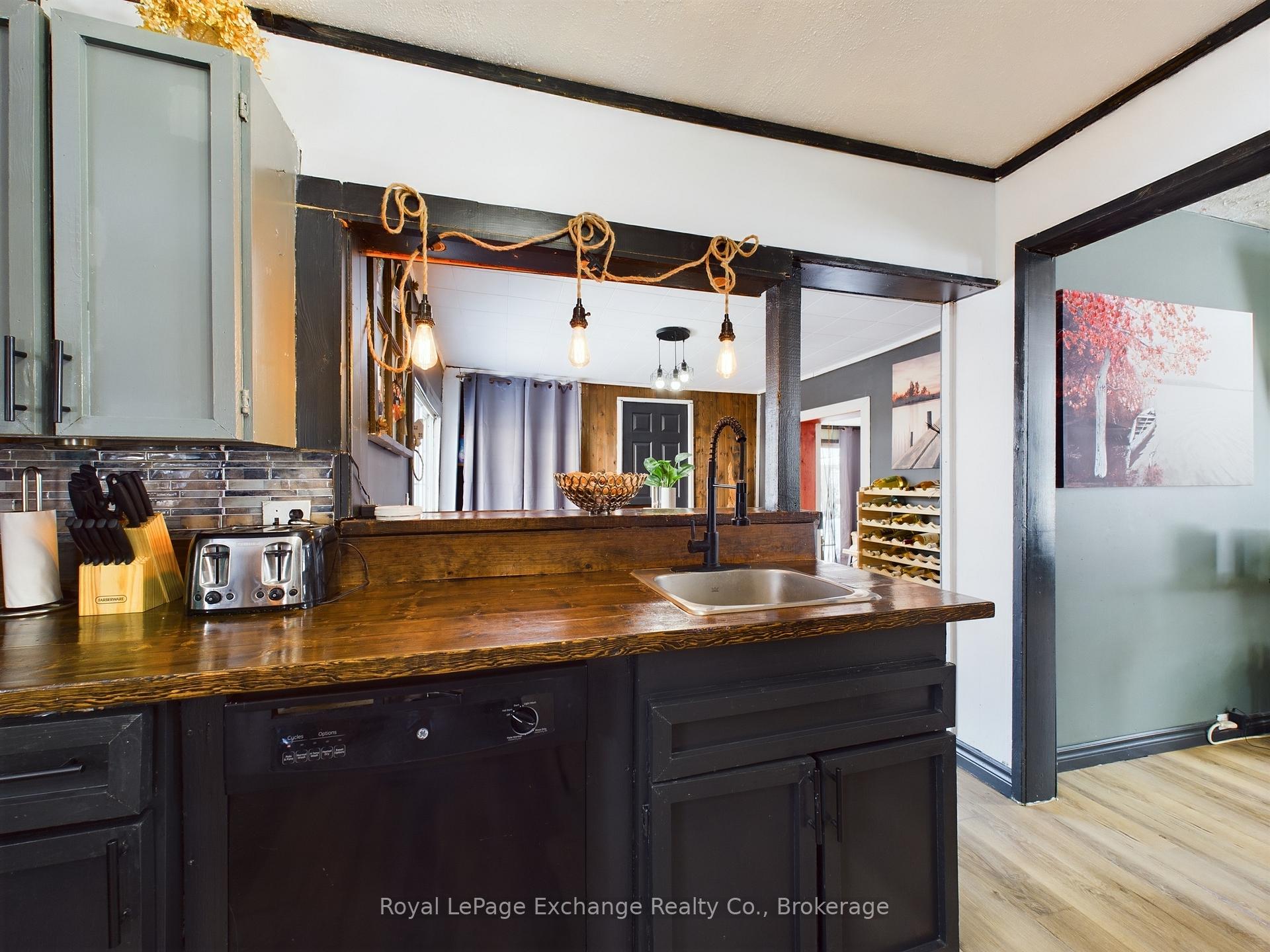 Photo 10 of 287 Frances Street, North Huron, Wingham — HOMEH