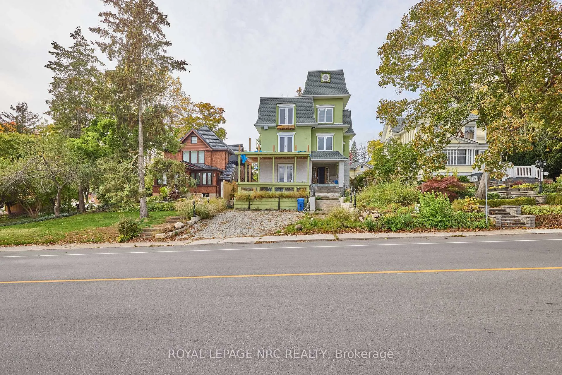 Photo 3 of 5427 River Road, Niagara Falls, Downtown — HOMEH