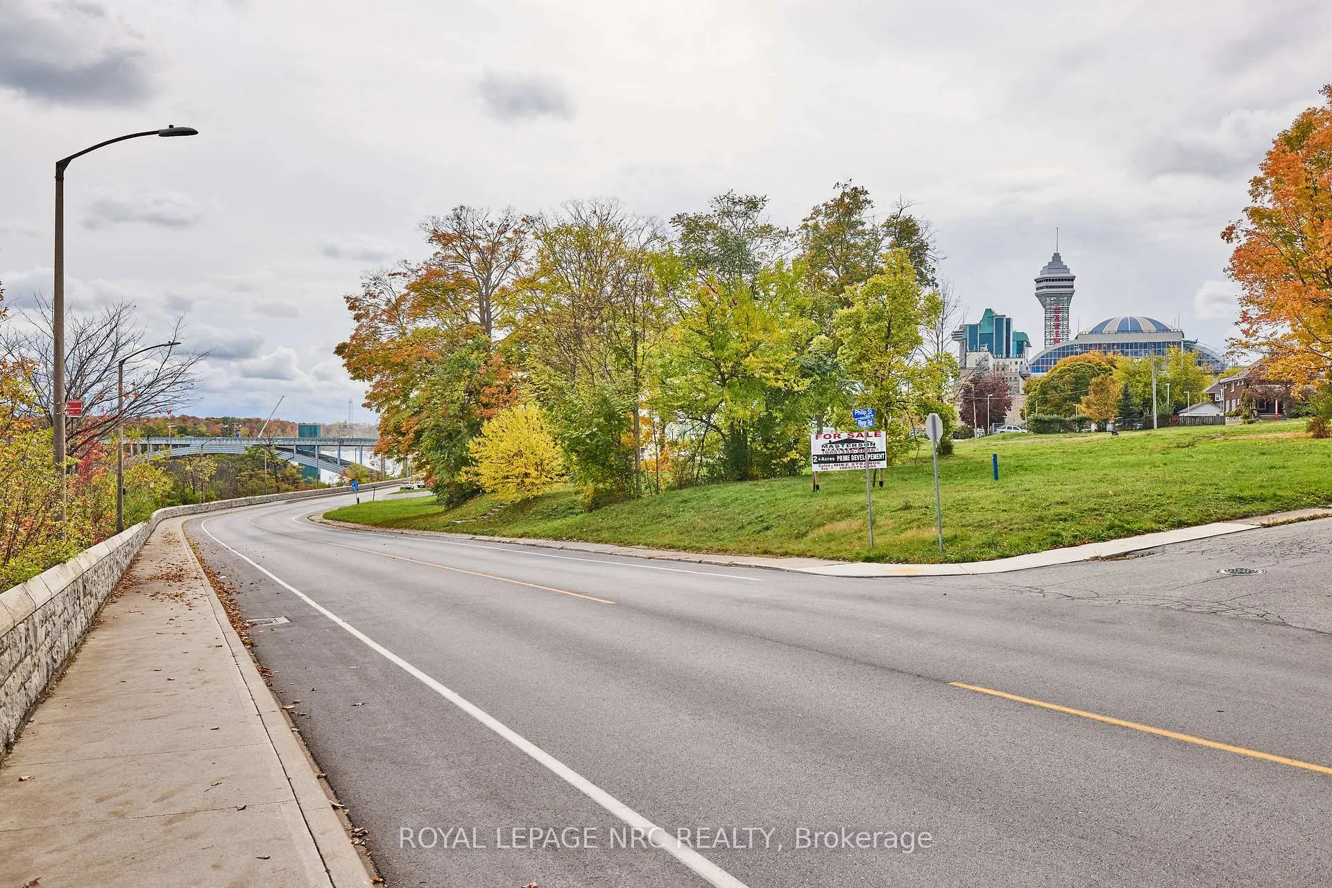 Photo 5 of 5427 River Road, Niagara Falls, Downtown — HOMEH