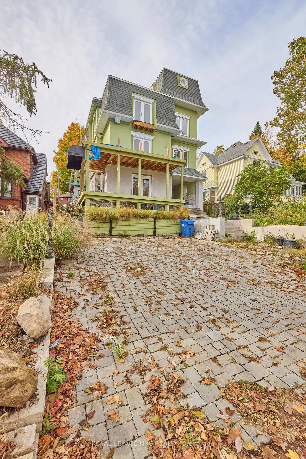 Photo 10 of 5427 River Road, Niagara Falls, Downtown — HOMEH