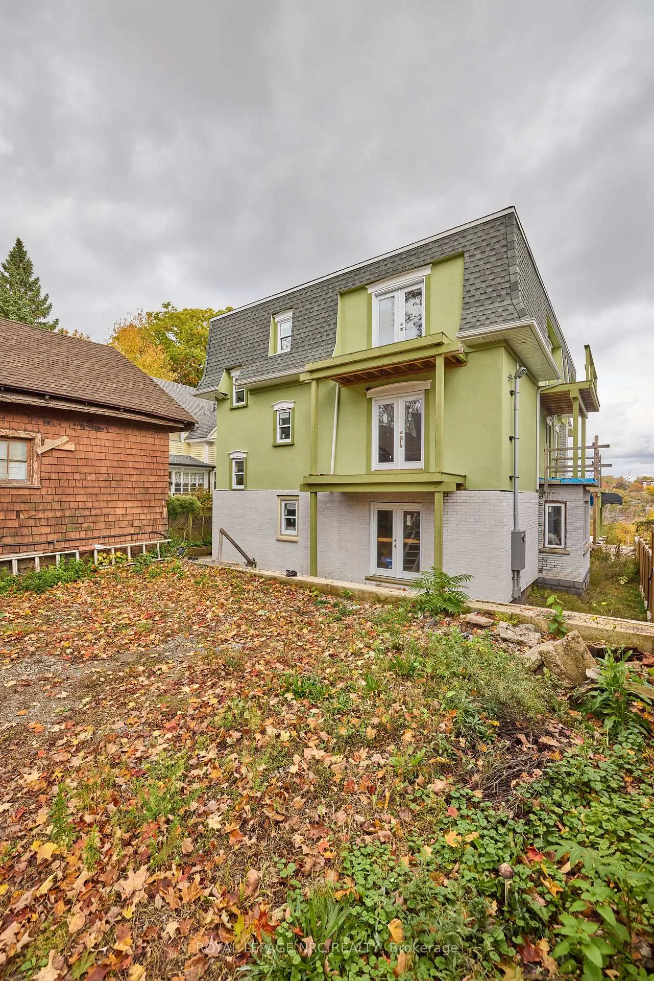 Photo 11 of 5427 River Road, Niagara Falls, Downtown — HOMEH