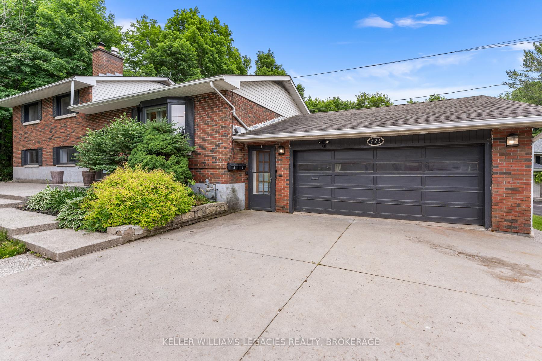Photo 2 of 725 Tacoma Crescent, Kingston, South of Taylor-Kidd Blvd — HOMEH