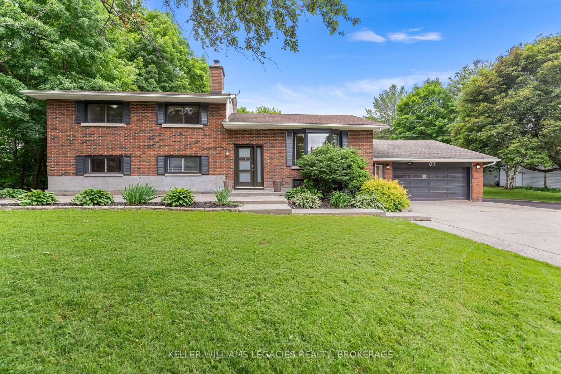 Photo 3 of 725 Tacoma Crescent, Kingston, South of Taylor-Kidd Blvd — HOMEH