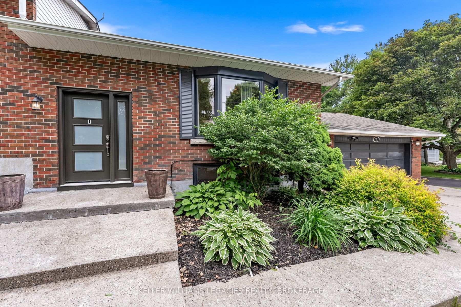 Photo 4 of 725 Tacoma Crescent, Kingston, South of Taylor-Kidd Blvd — HOMEH