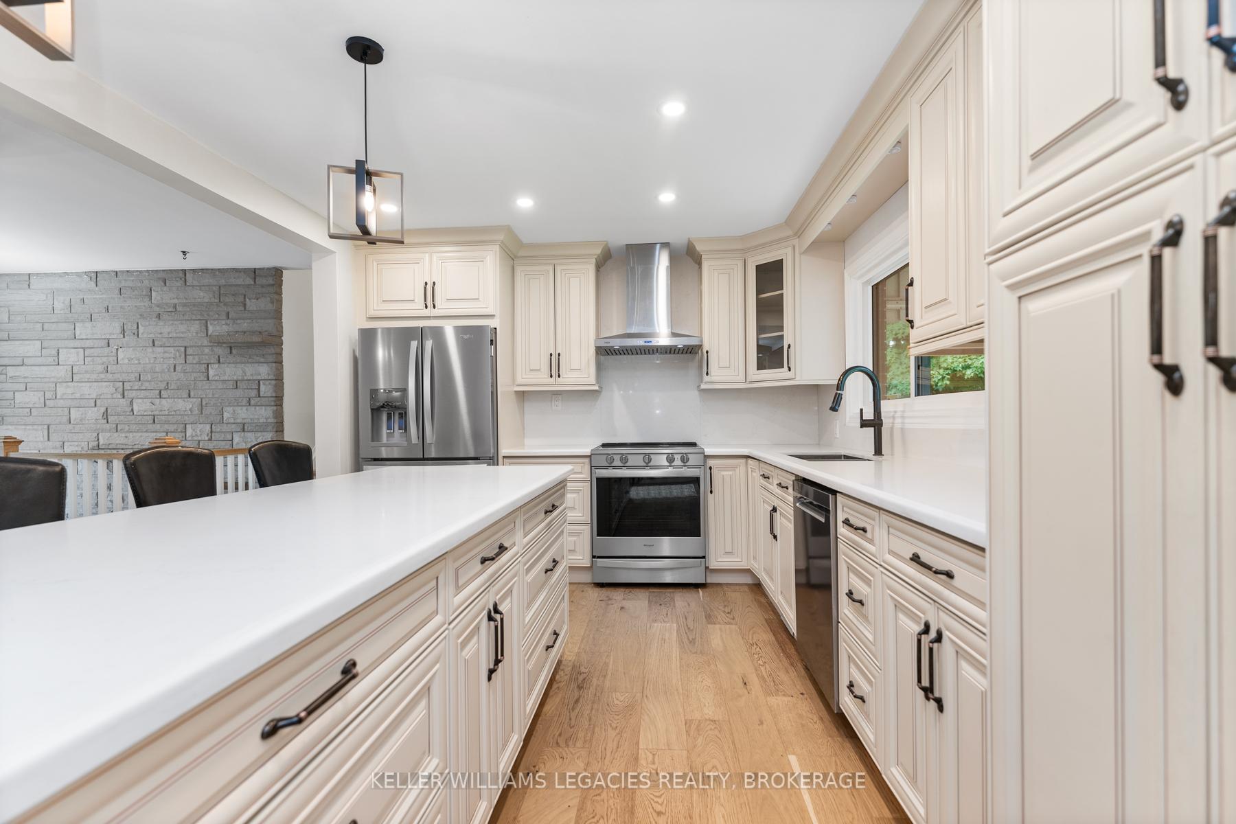 Photo 13 of 725 Tacoma Crescent, Kingston, South of Taylor-Kidd Blvd — HOMEH