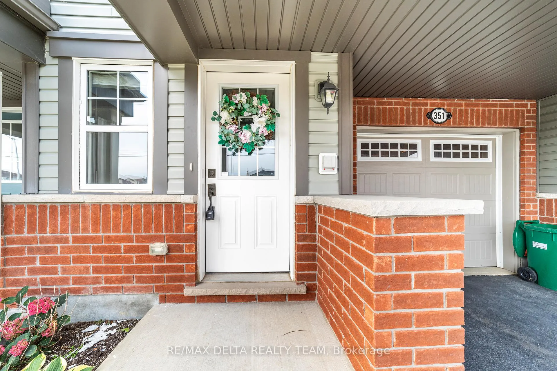 Photo 2 of 351 Sweetfern Crescent, Ottawa, Avalon West — HOMEH