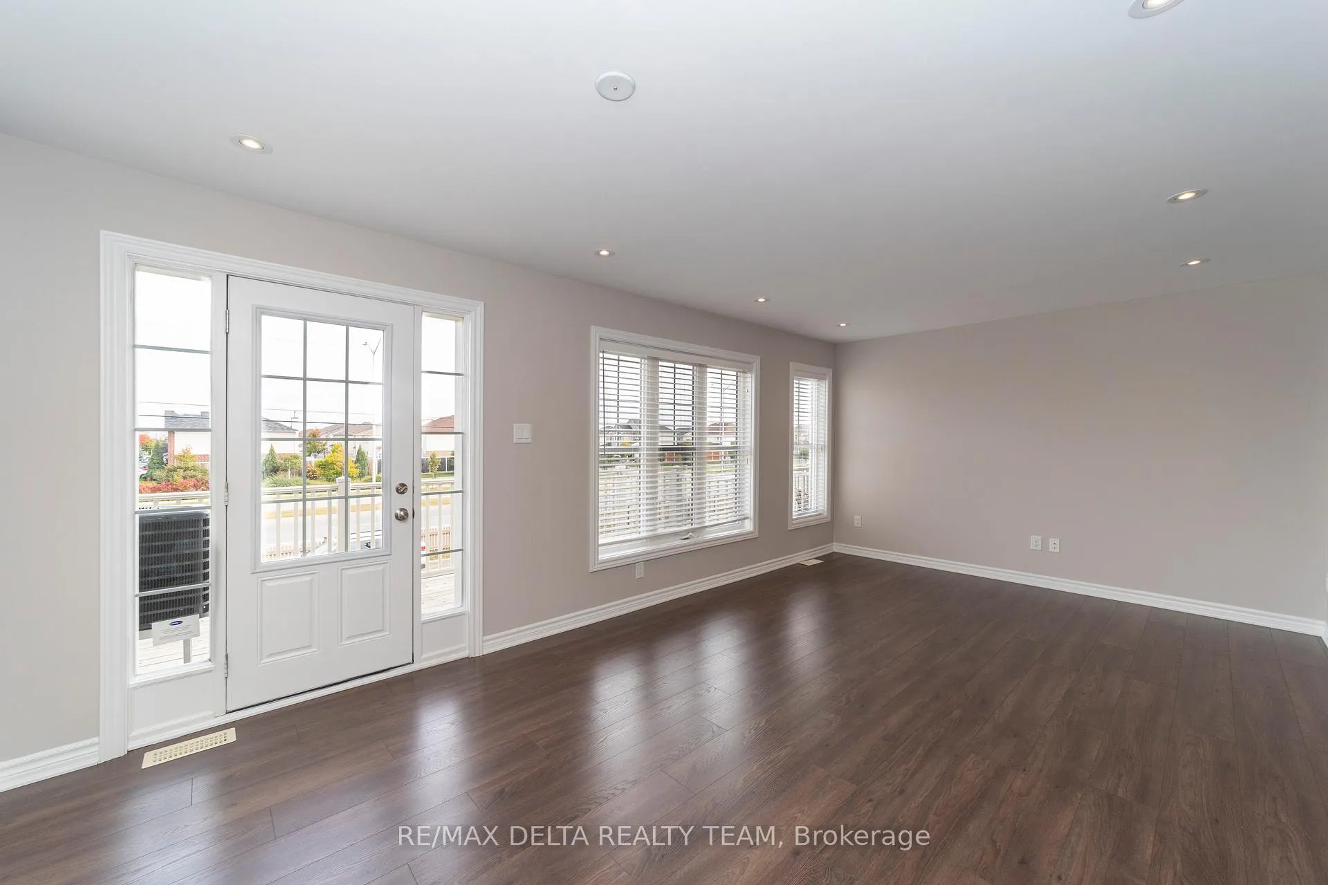 Photo 6 of 351 Sweetfern Crescent, Ottawa, Avalon West — HOMEH