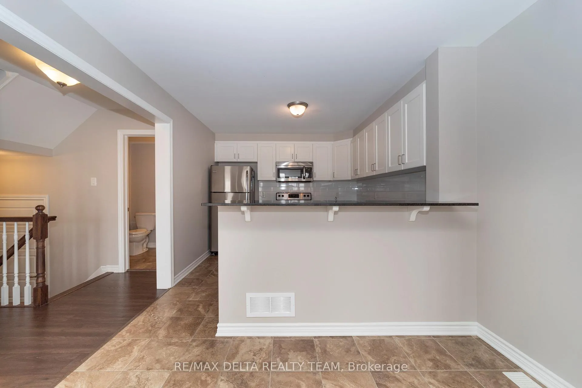 Photo 8 of 351 Sweetfern Crescent, Ottawa, Avalon West — HOMEH