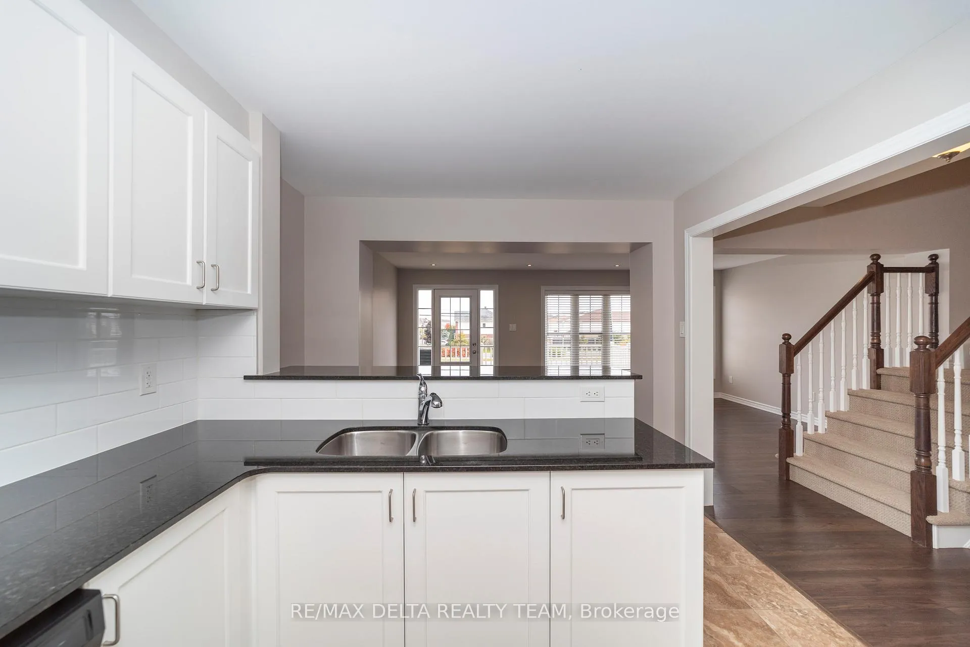 Photo 10 of 351 Sweetfern Crescent, Ottawa, Avalon West — HOMEH