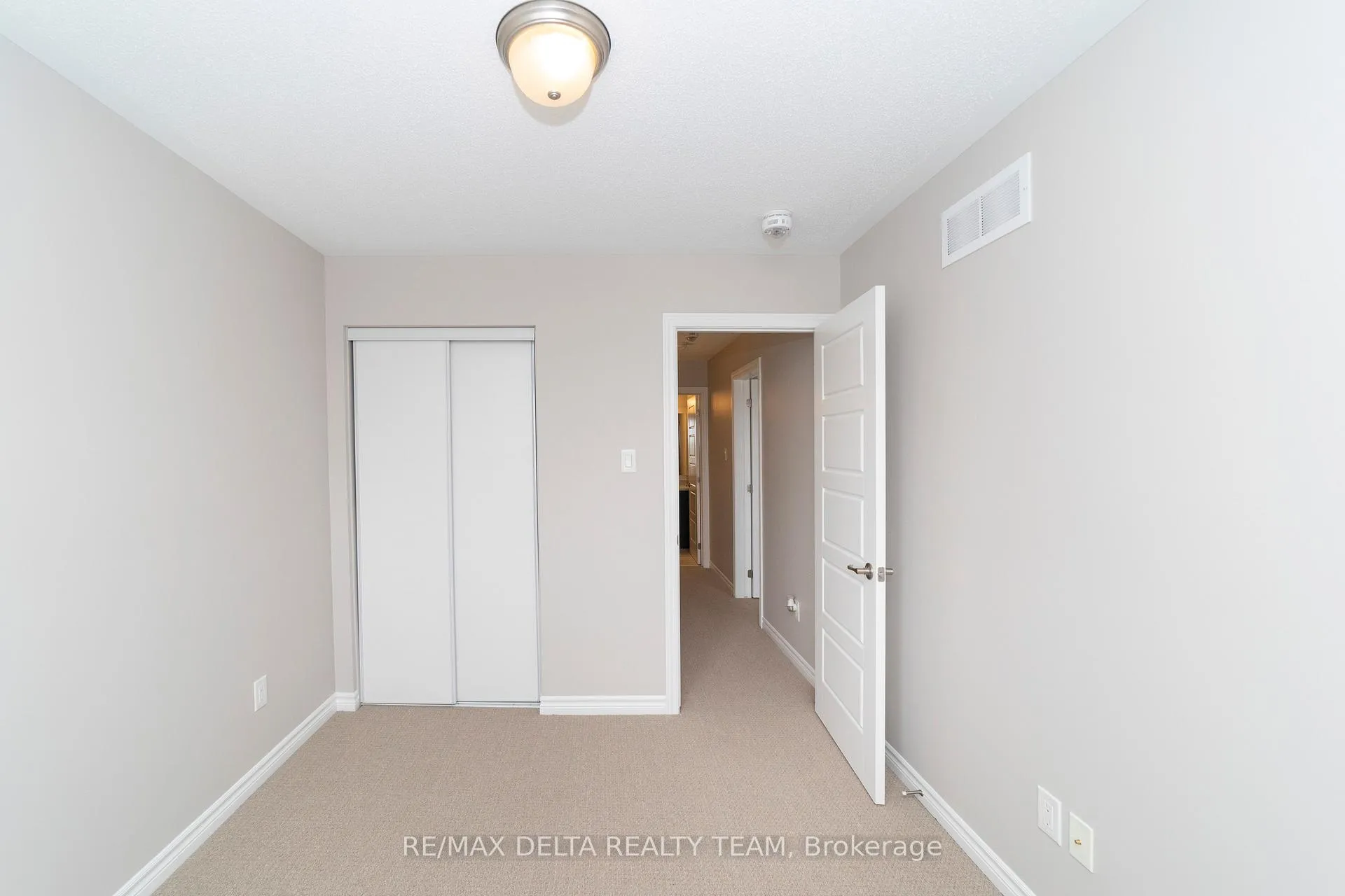 Photo 17 of 351 Sweetfern Crescent, Ottawa, Avalon West — HOMEH