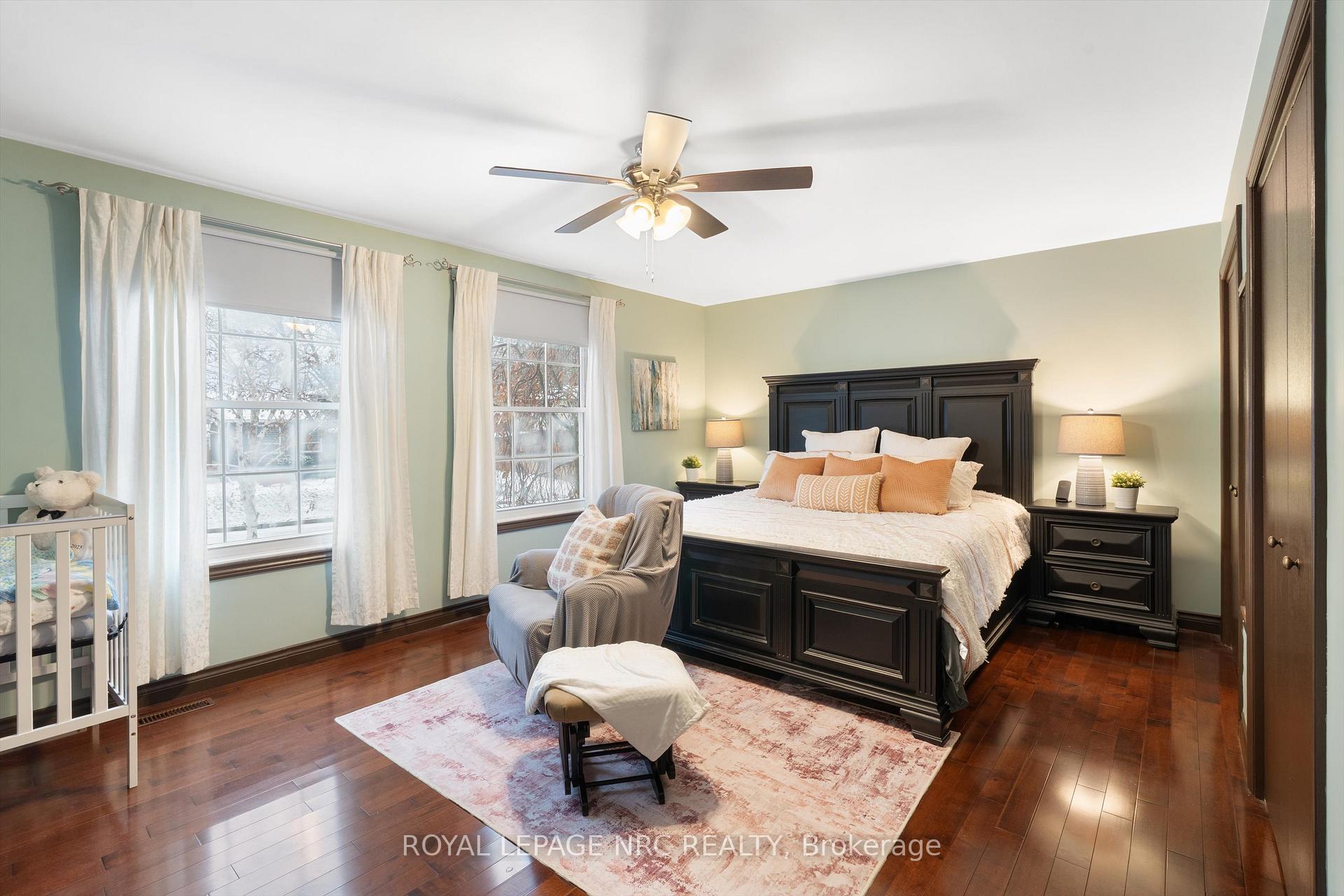 Photo 16 of 2821 Solar Crescent, Niagara Falls, Stamford — HOMEH