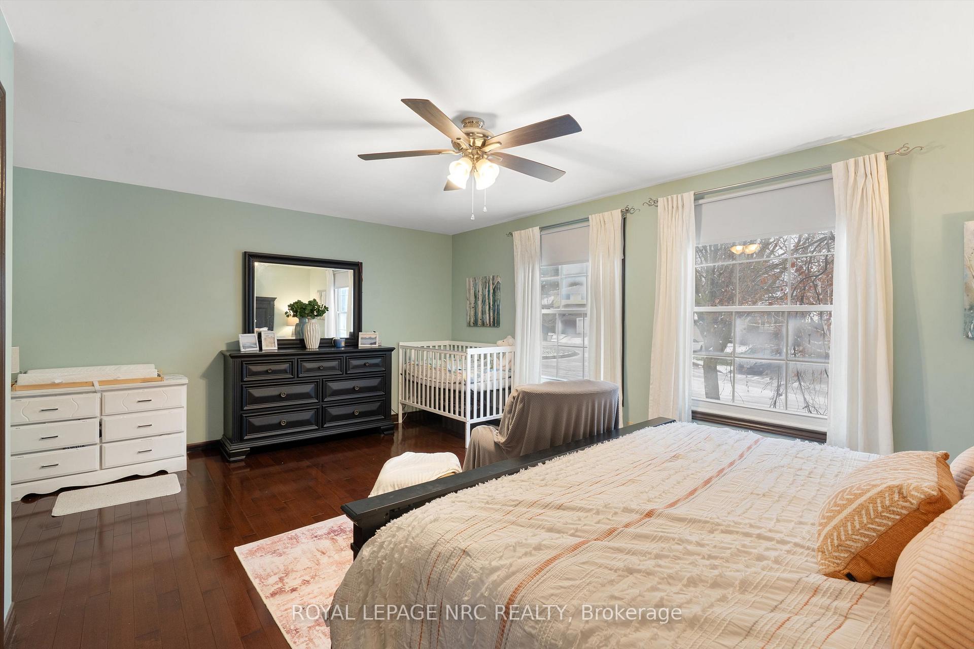 Photo 17 of 2821 Solar Crescent, Niagara Falls, Stamford — HOMEH