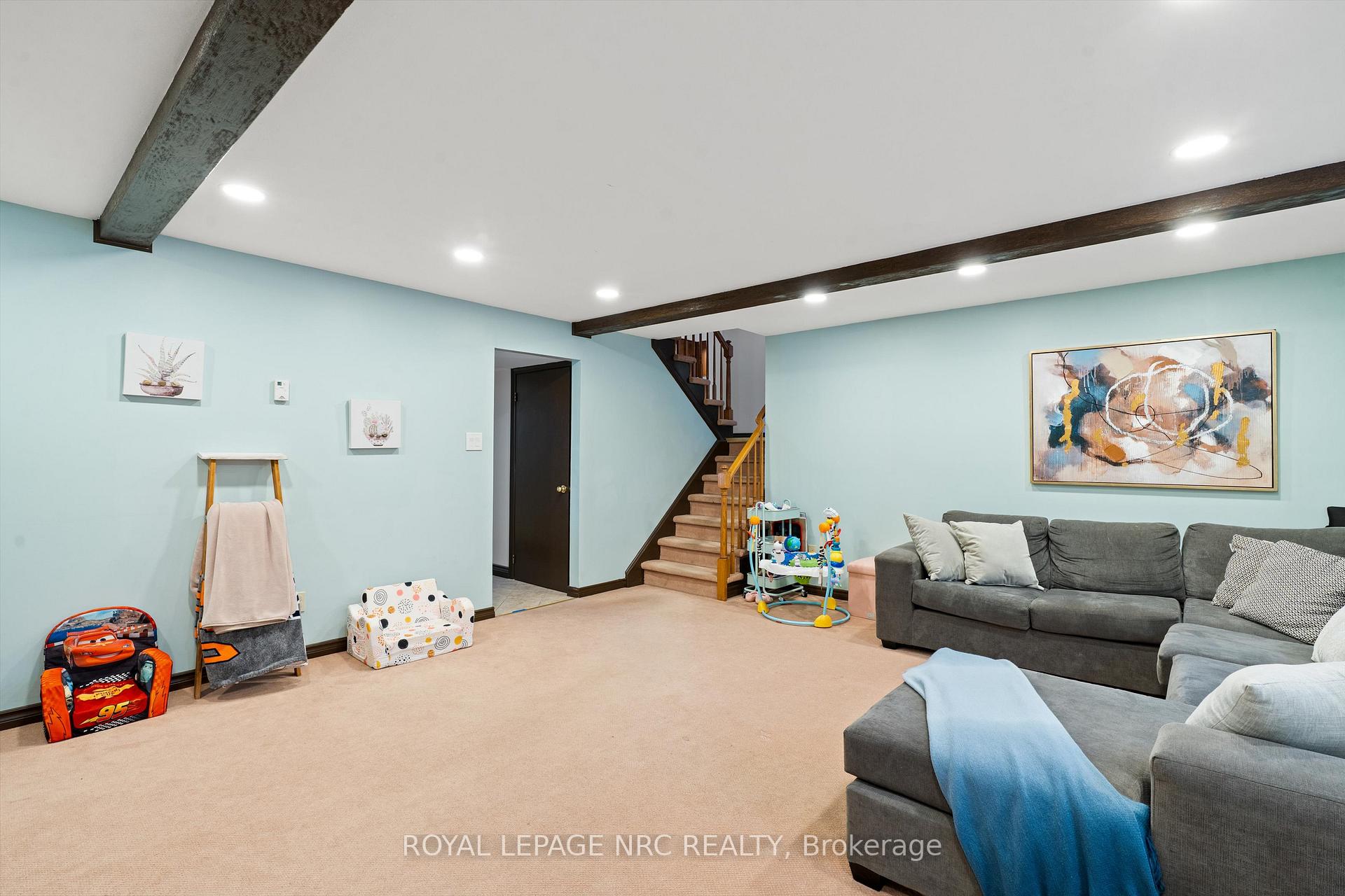 Photo 21 of 2821 Solar Crescent, Niagara Falls, Stamford — HOMEH
