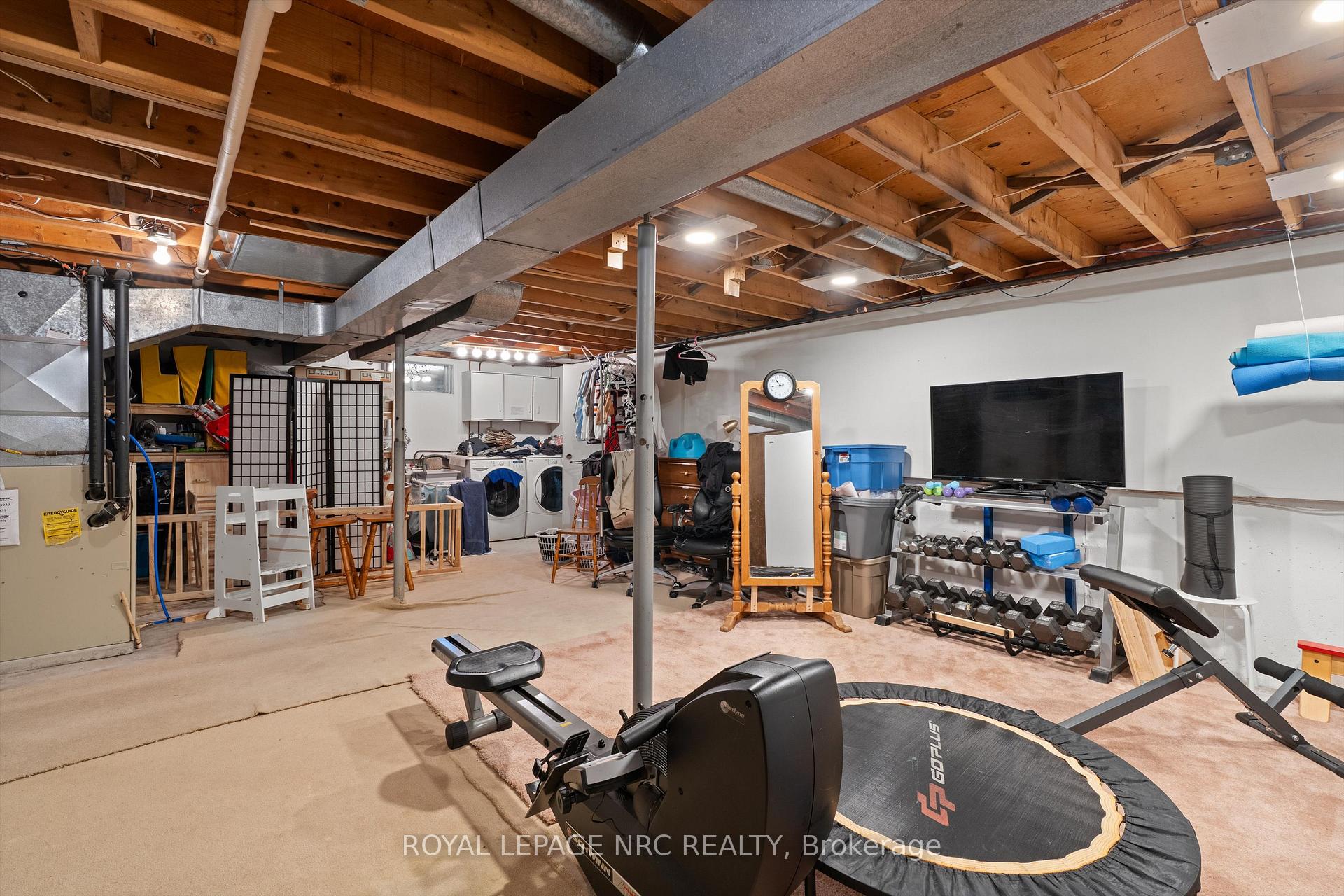 Photo 29 of 2821 Solar Crescent, Niagara Falls, Stamford — HOMEH