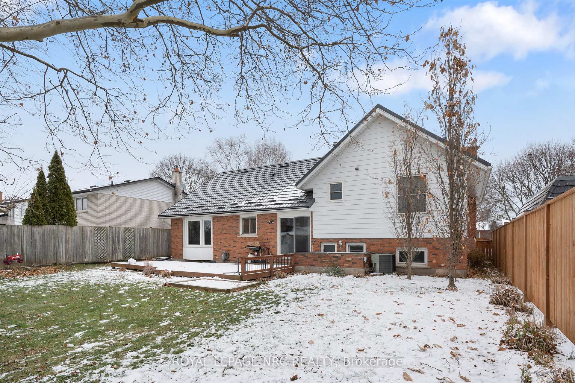 Photo 33 of 2821 Solar Crescent, Niagara Falls, Stamford — HOMEH