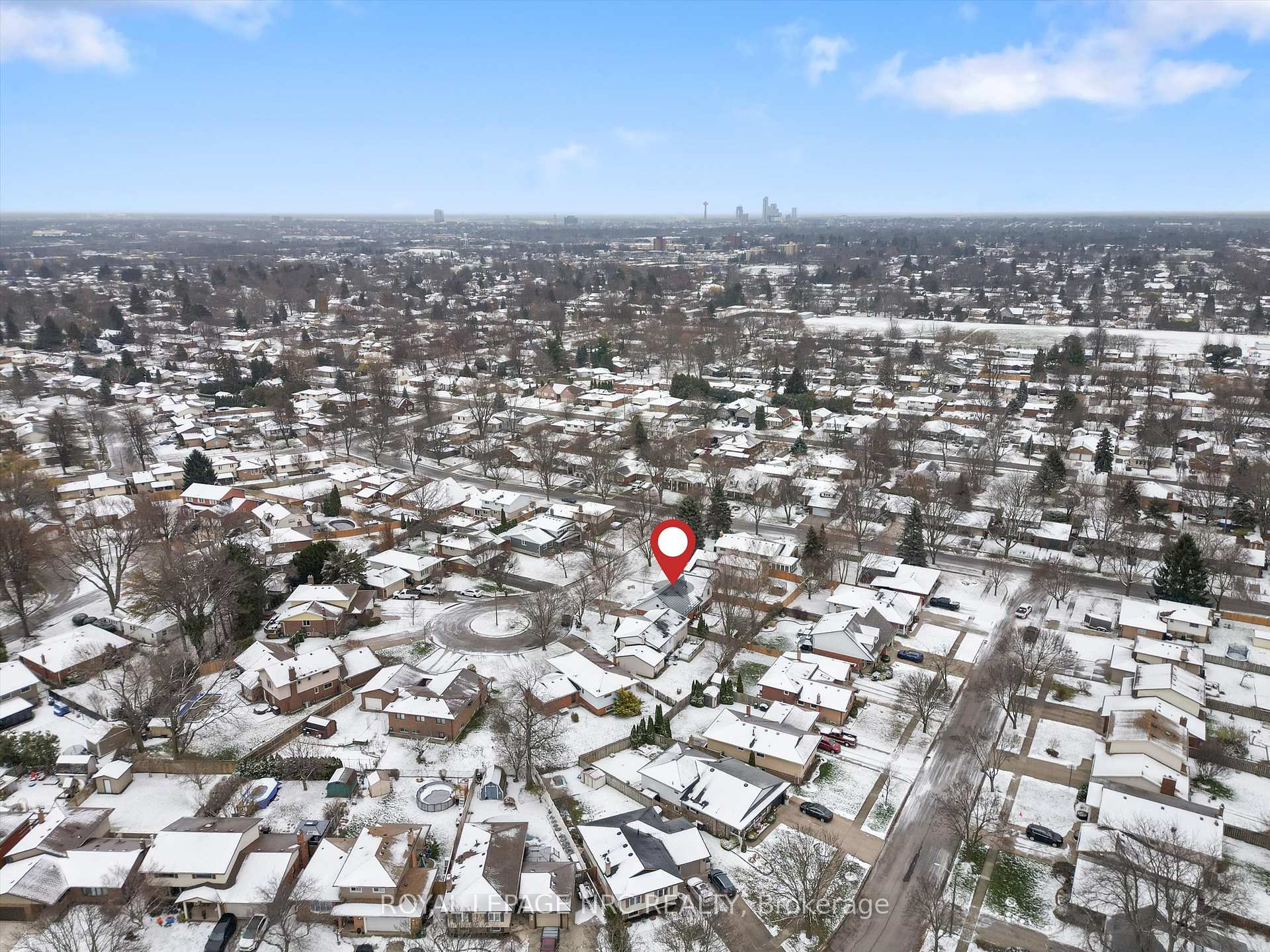 Photo 42 of 2821 Solar Crescent, Niagara Falls, Stamford — HOMEH