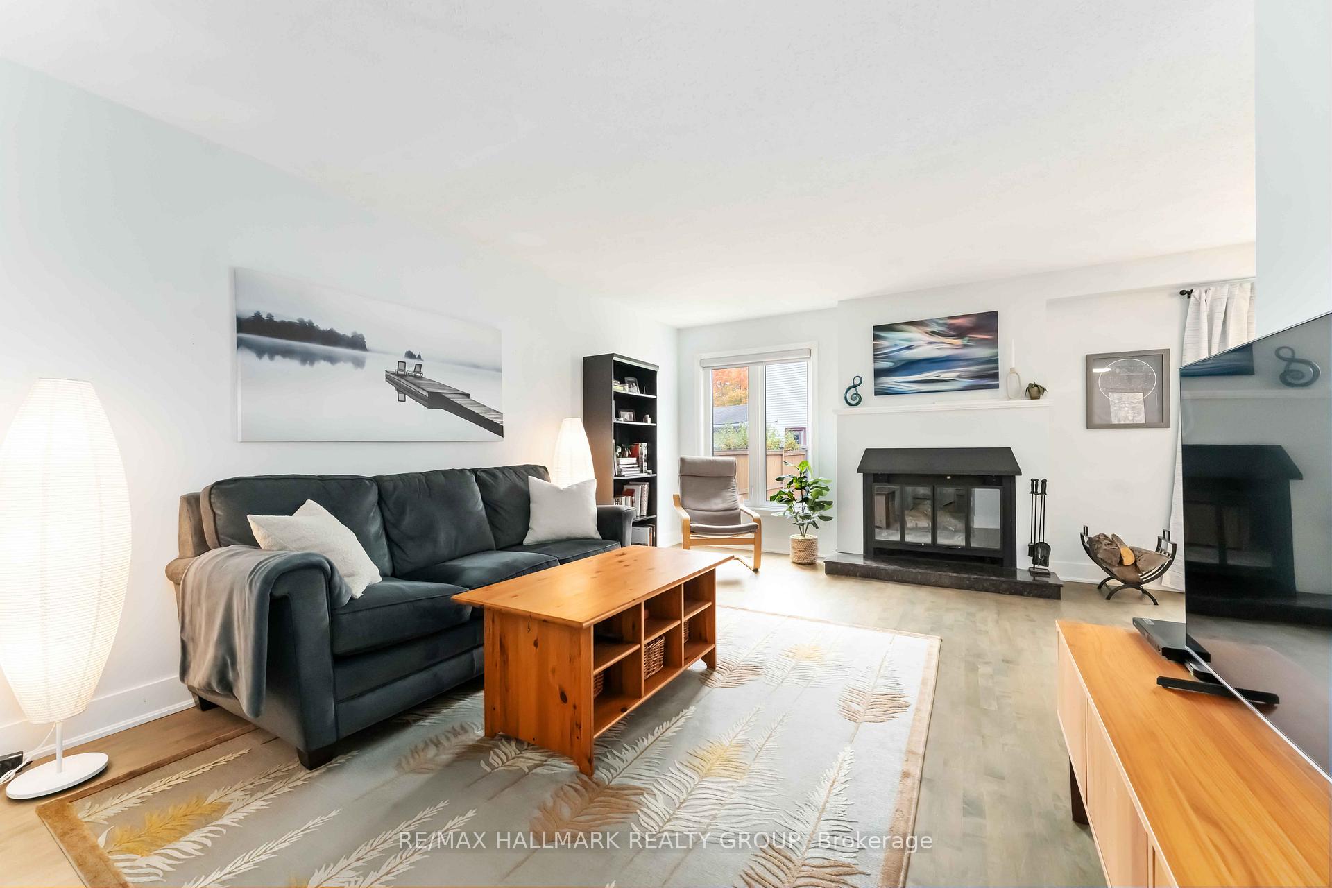 Photo 4 of 1655 Des Broussailles Terrace, Ottawa, Chapel Hill — HOMEH