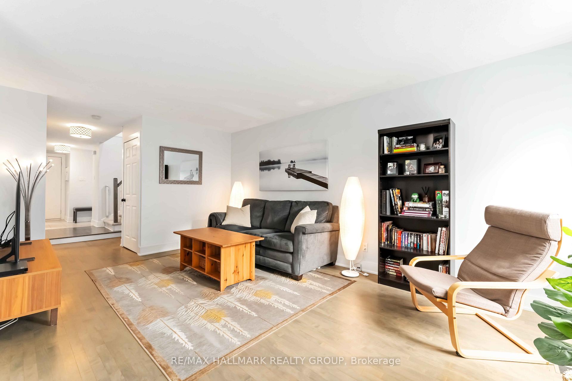 Photo 7 of 1655 Des Broussailles Terrace, Ottawa, Chapel Hill — HOMEH