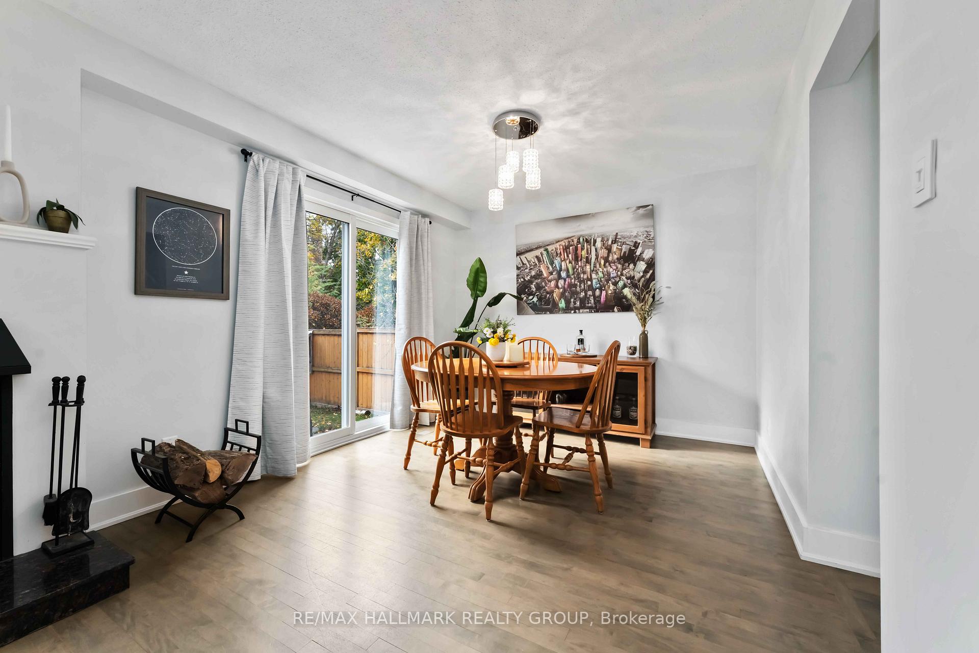Photo 8 of 1655 Des Broussailles Terrace, Ottawa, Chapel Hill — HOMEH