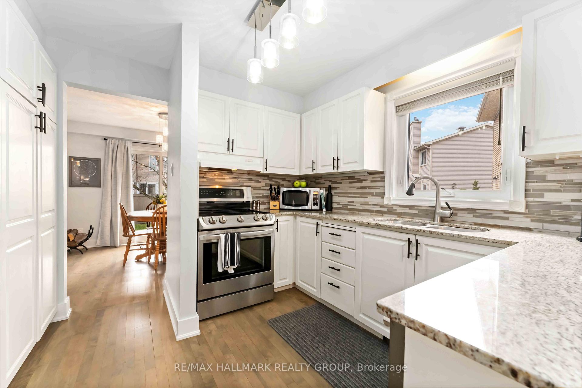 Photo 12 of 1655 Des Broussailles Terrace, Ottawa, Chapel Hill — HOMEH