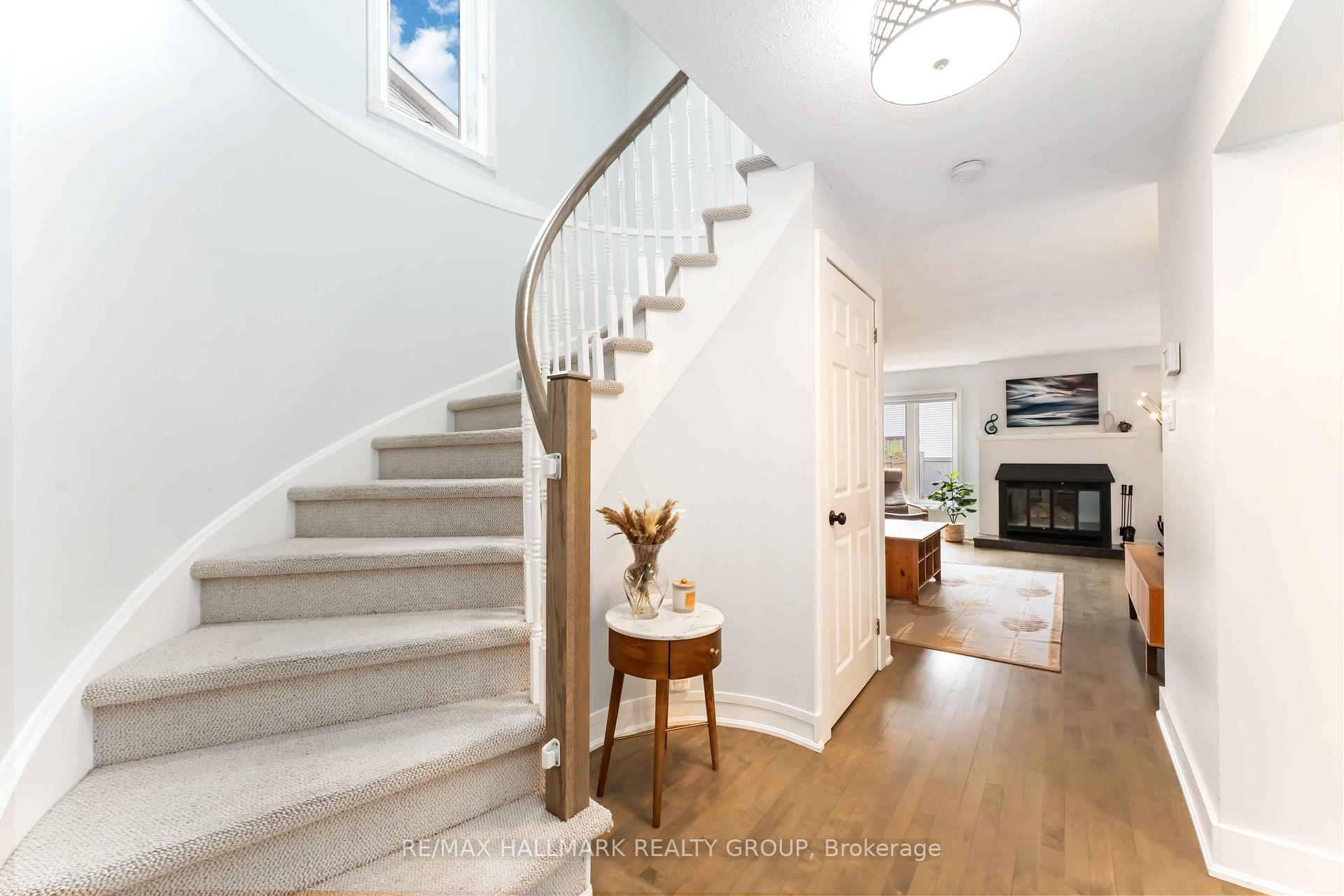 Photo 14 of 1655 Des Broussailles Terrace, Ottawa, Chapel Hill — HOMEH