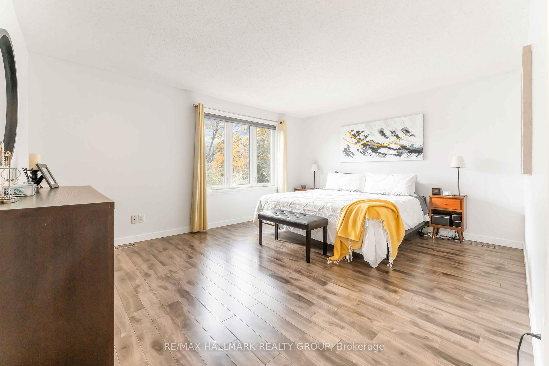 Photo 15 of 1655 Des Broussailles Terrace, Ottawa, Chapel Hill — HOMEH