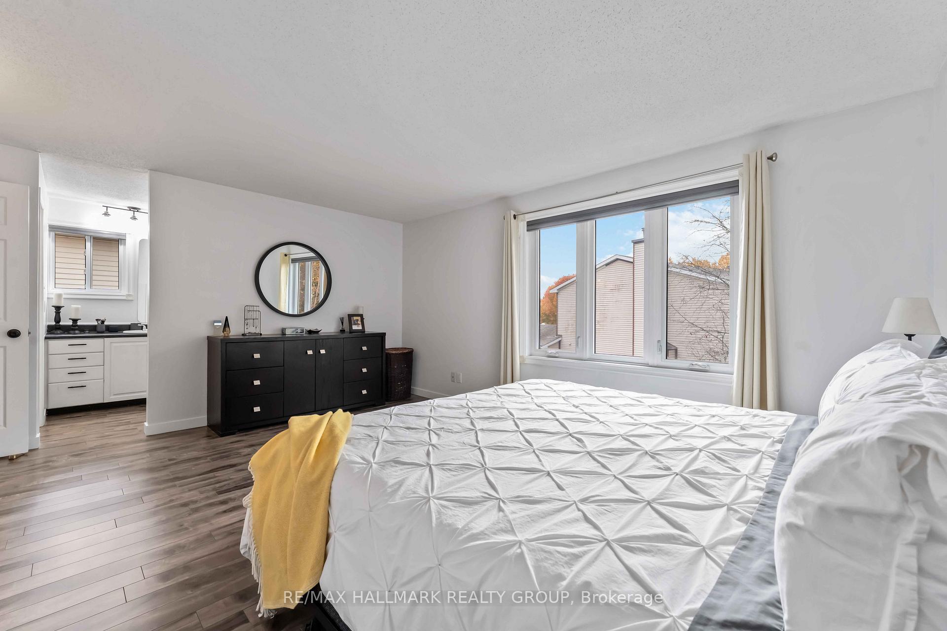 Photo 16 of 1655 Des Broussailles Terrace, Ottawa, Chapel Hill — HOMEH