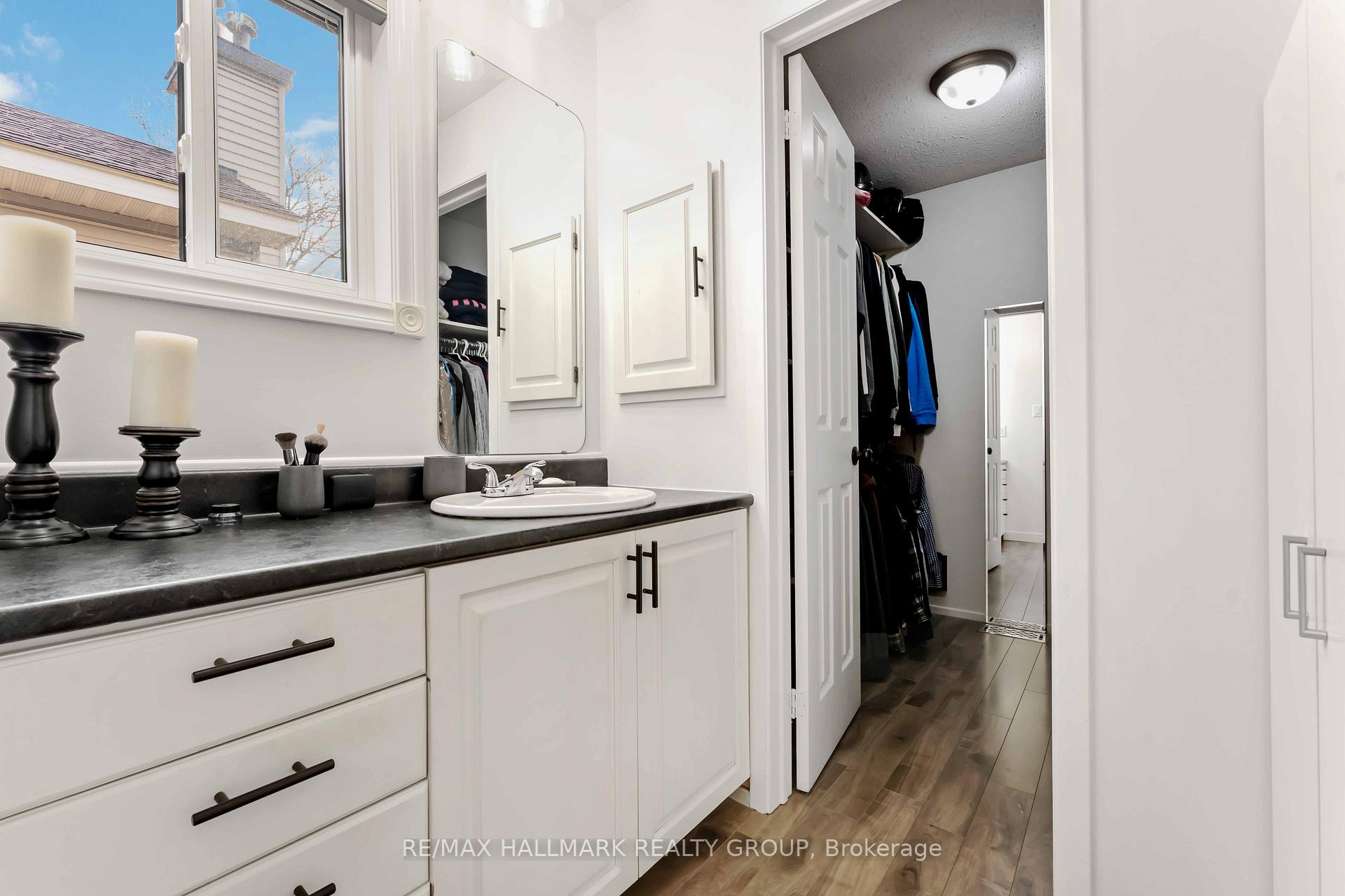 Photo 18 of 1655 Des Broussailles Terrace, Ottawa, Chapel Hill — HOMEH