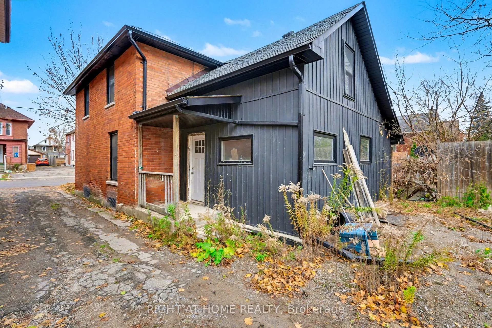 Photo 7 of 127 Elgin Street E, Oshawa, O'Neill — HOMEH