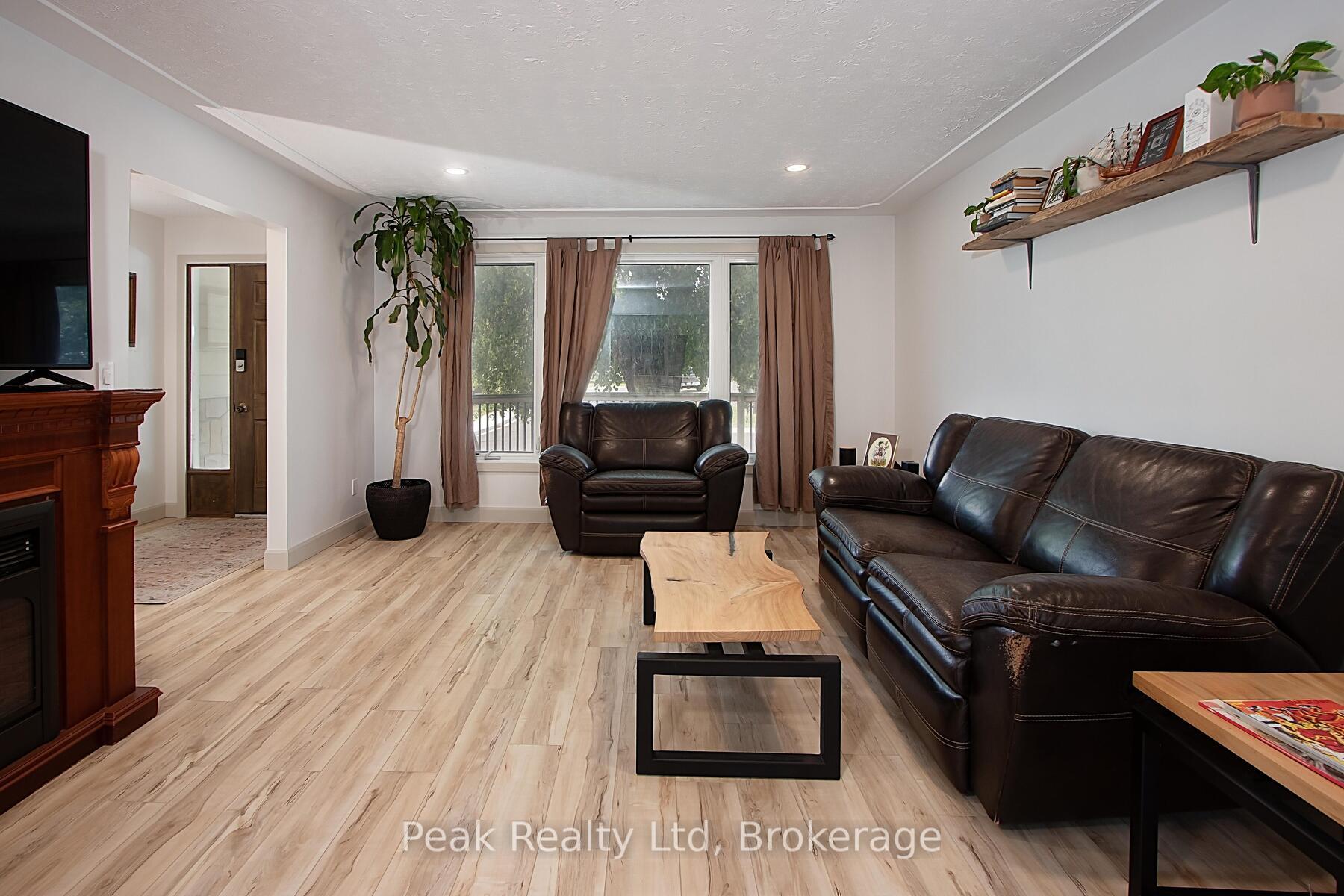 Photo 8 of 765 John Street W, North Perth, Listowel — HOMEH