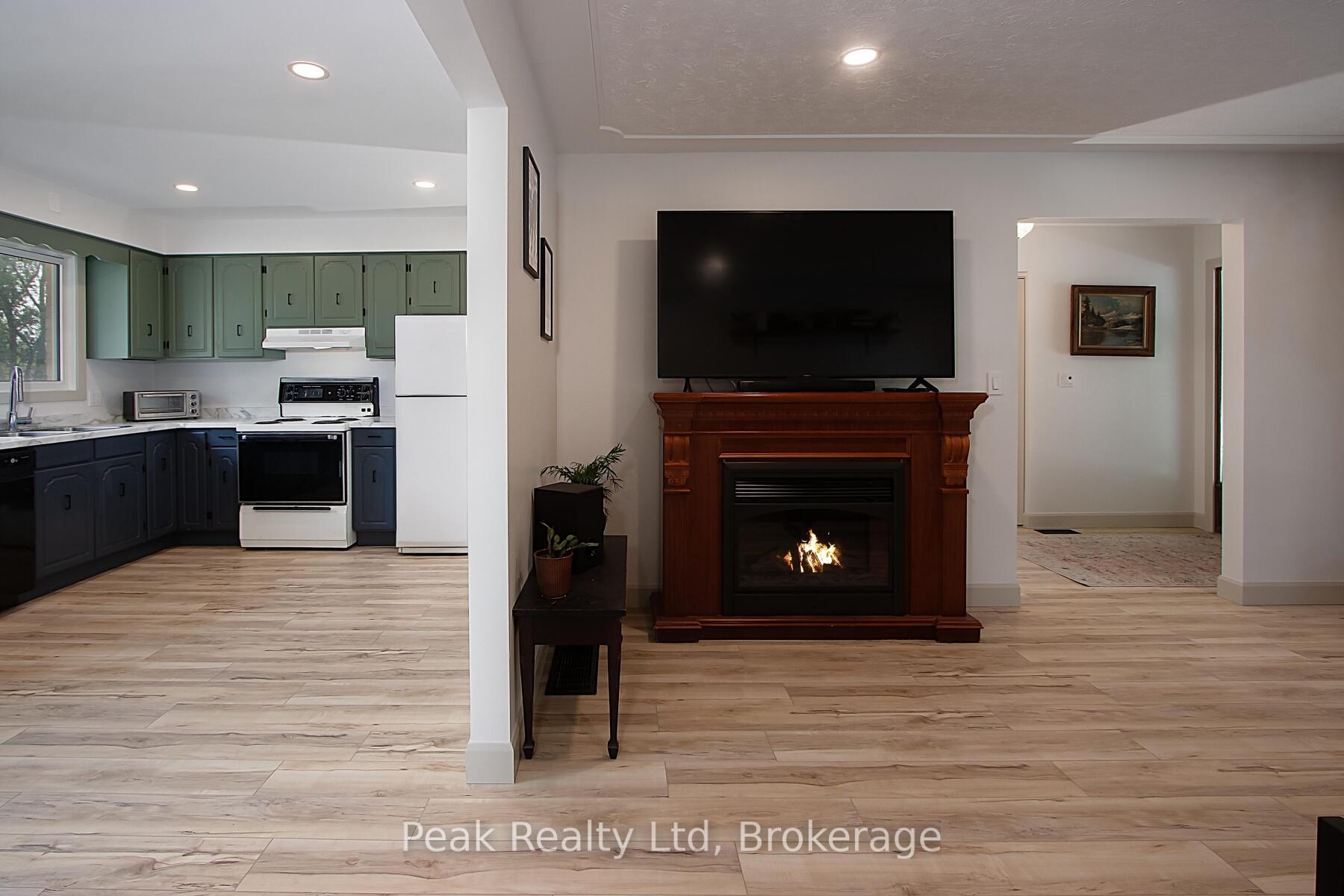Photo 9 of 765 John Street W, North Perth, Listowel — HOMEH