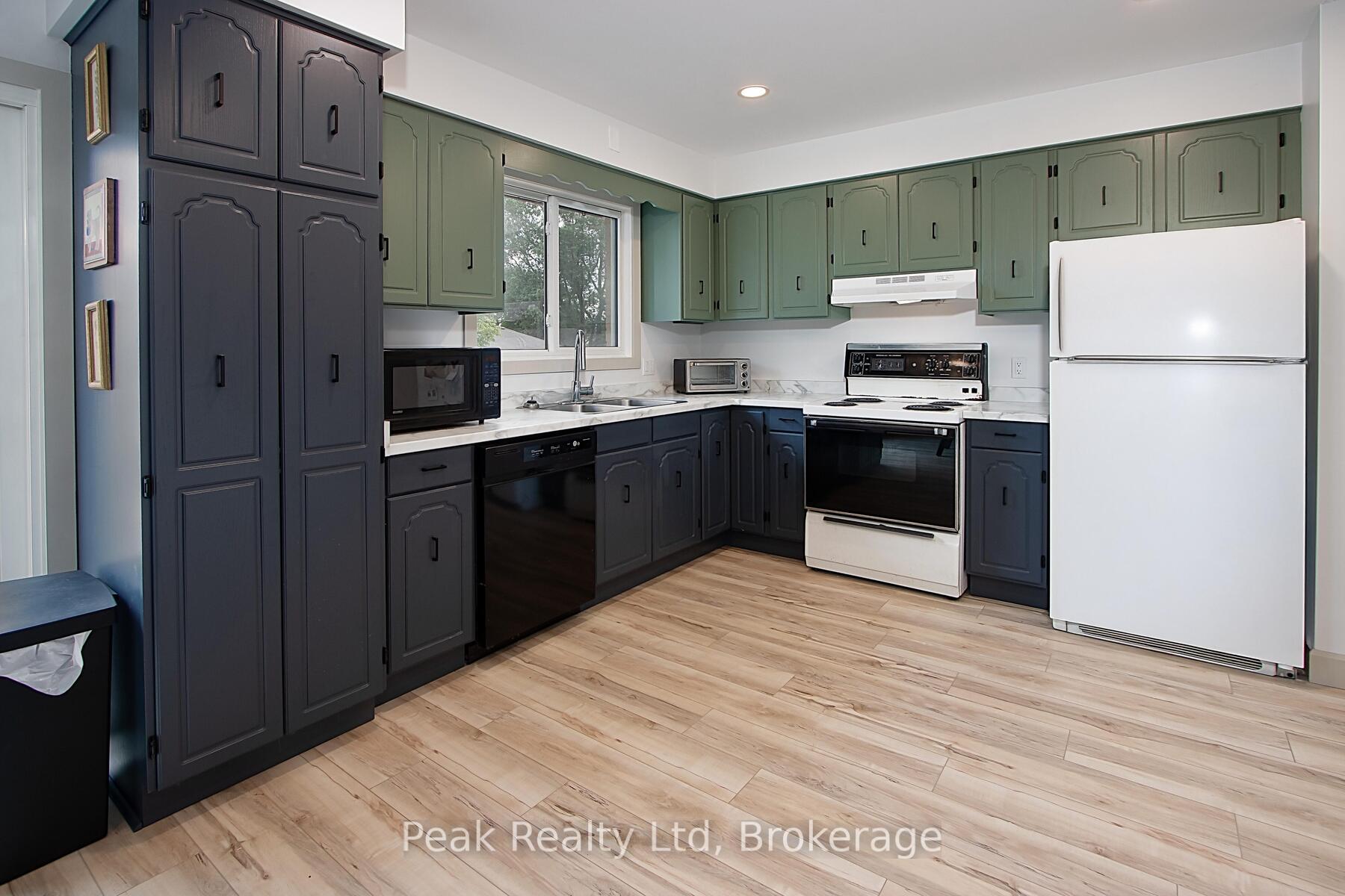 Photo 11 of 765 John Street W, North Perth, Listowel — HOMEH