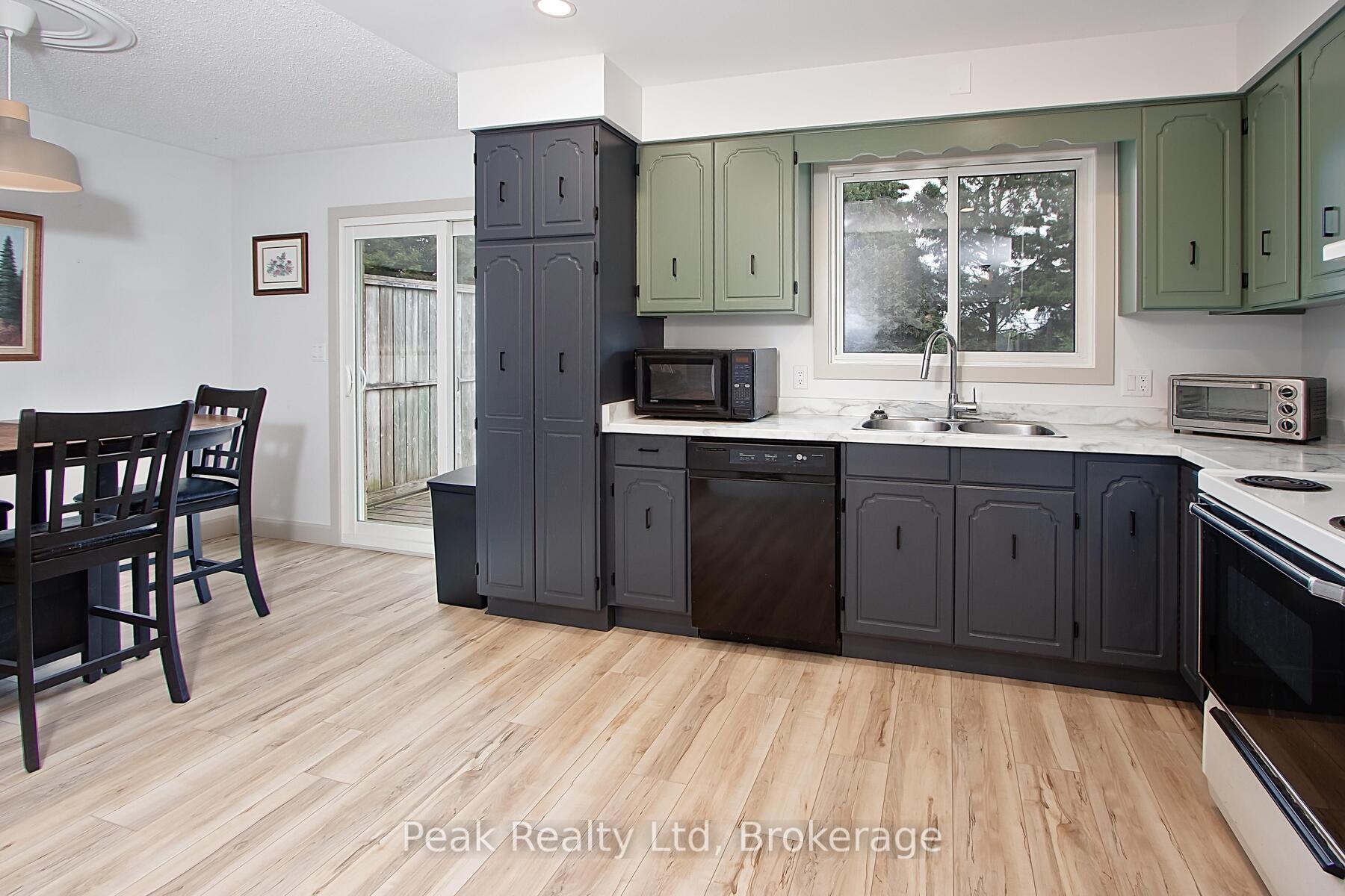 Photo 13 of 765 John Street W, North Perth, Listowel — HOMEH