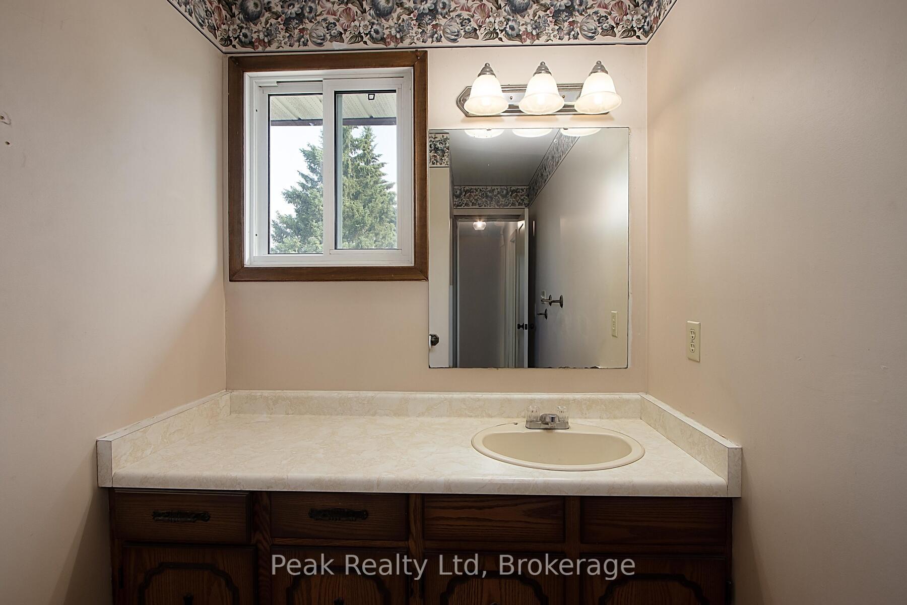 Photo 20 of 765 John Street W, North Perth, Listowel — HOMEH