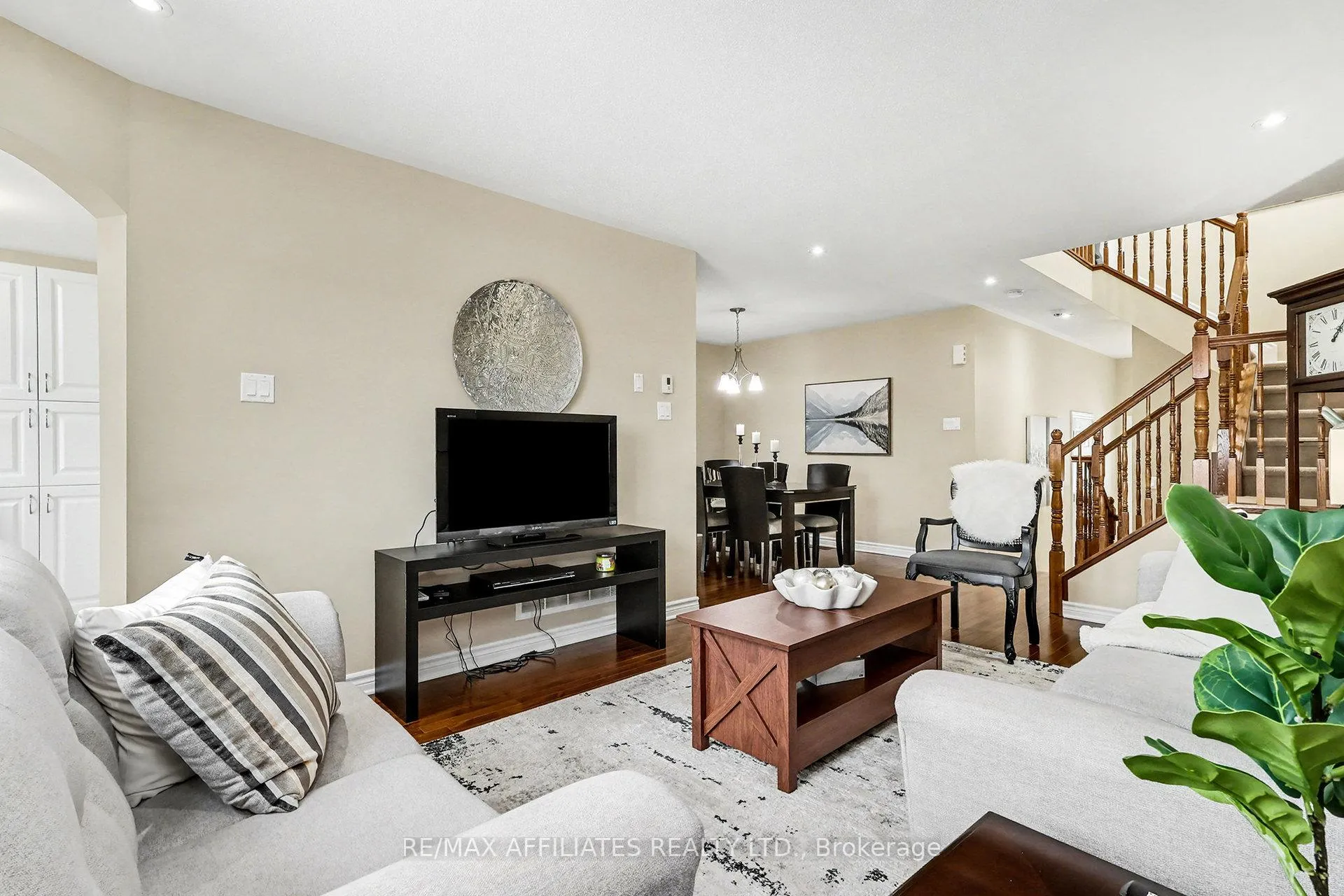 Photo 7 of 876 Ashenvale Way, Ottawa, Avalon East — HOMEH